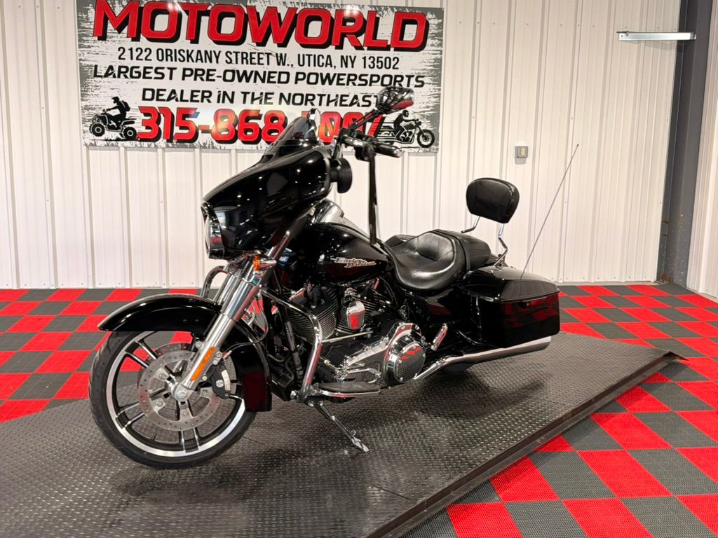 2014 Harley-Davidson Street Glide® 10