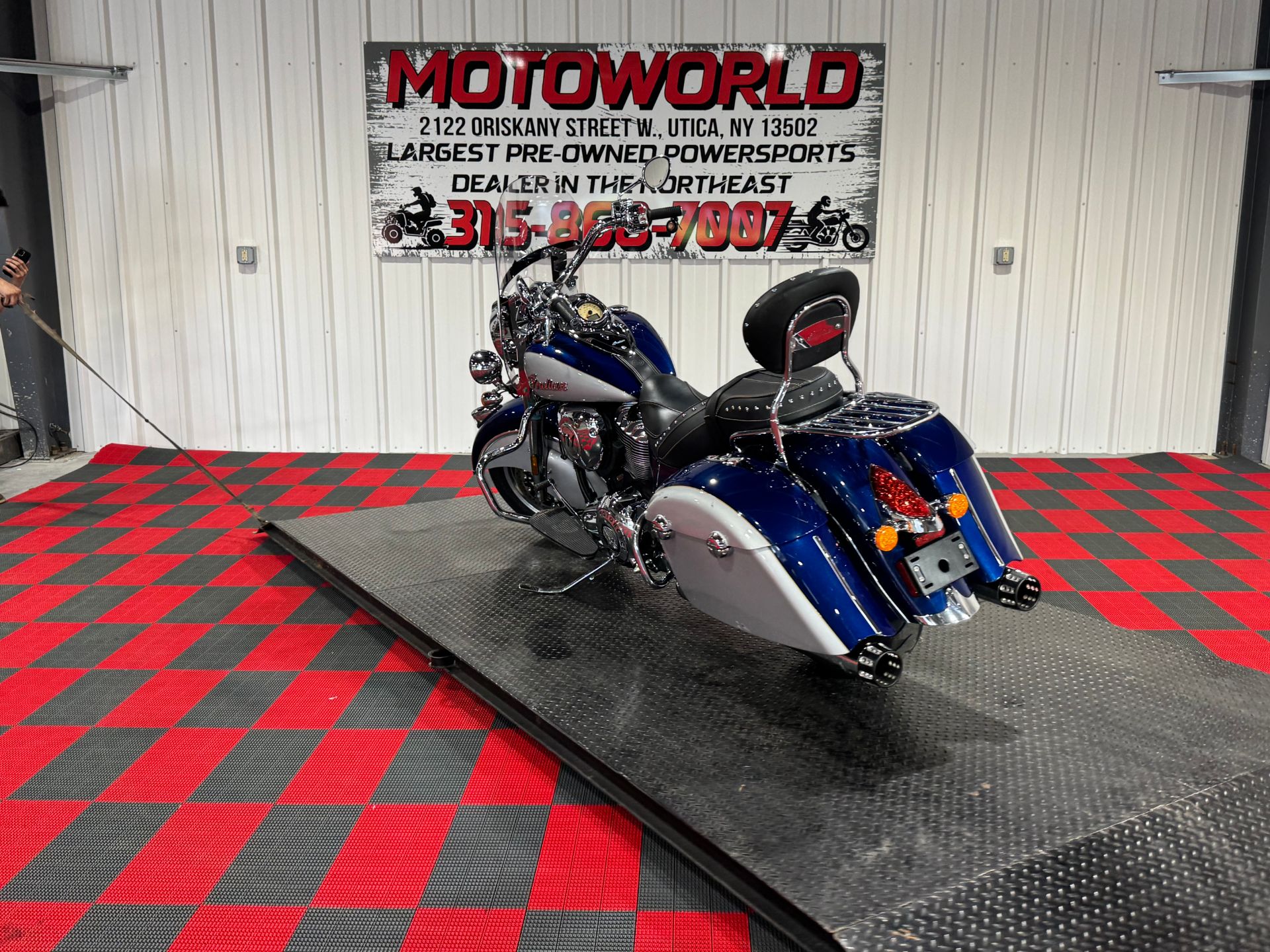 2017  Springfield® 8