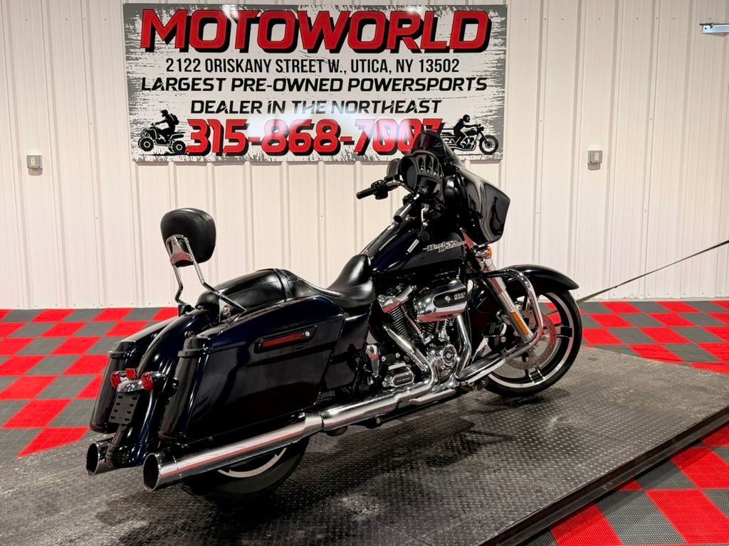2019 Harley-Davidson Street Glide® 4