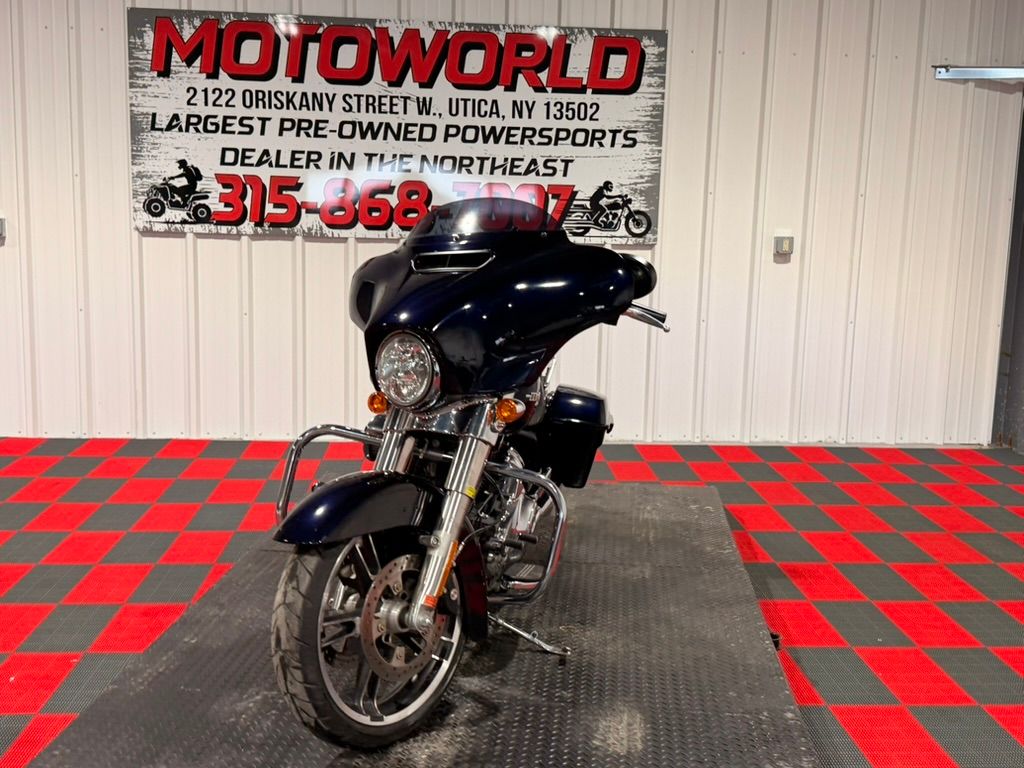 2019 Harley-Davidson Street Glide® 9