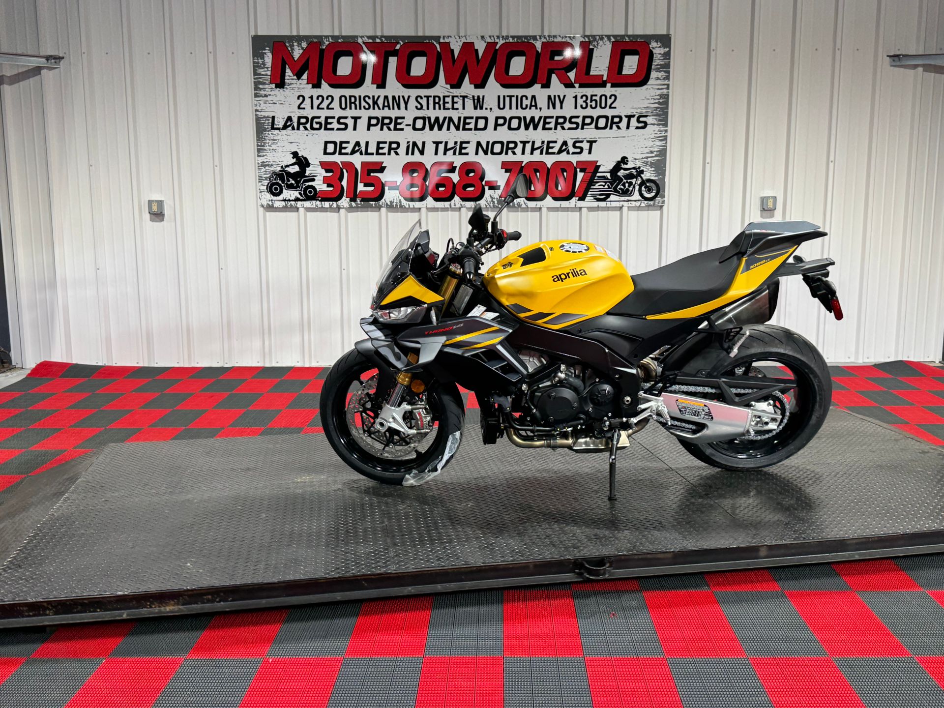 2027 Aprilia Tuono V4 1100 3