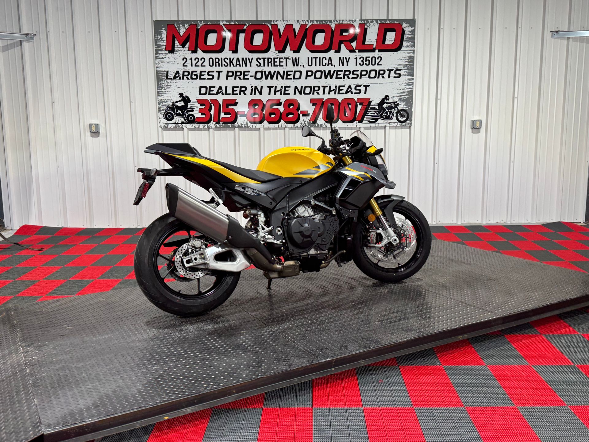 2027 Aprilia Tuono V4 1100 10