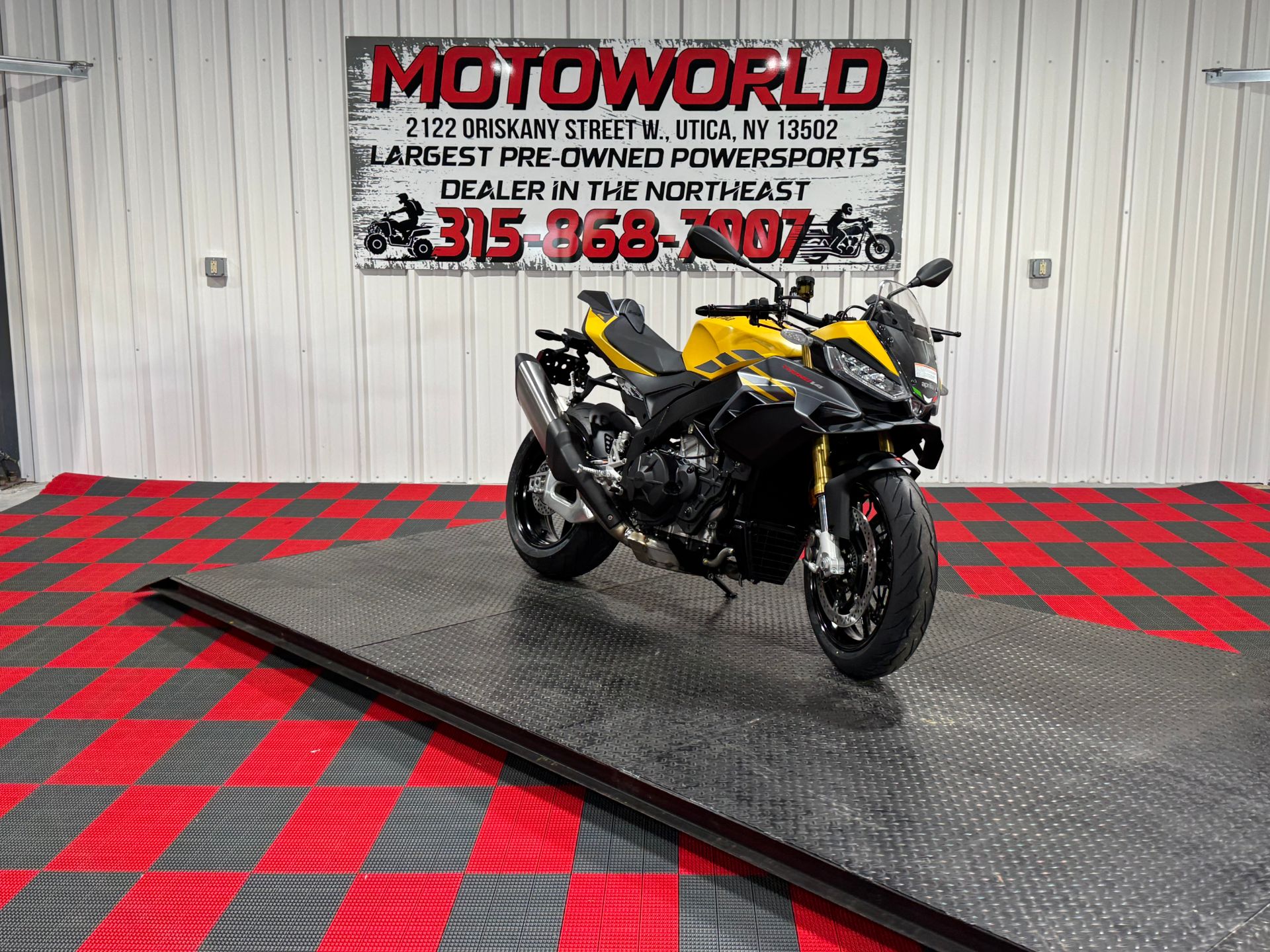 2027 Aprilia Tuono V4 1100 11