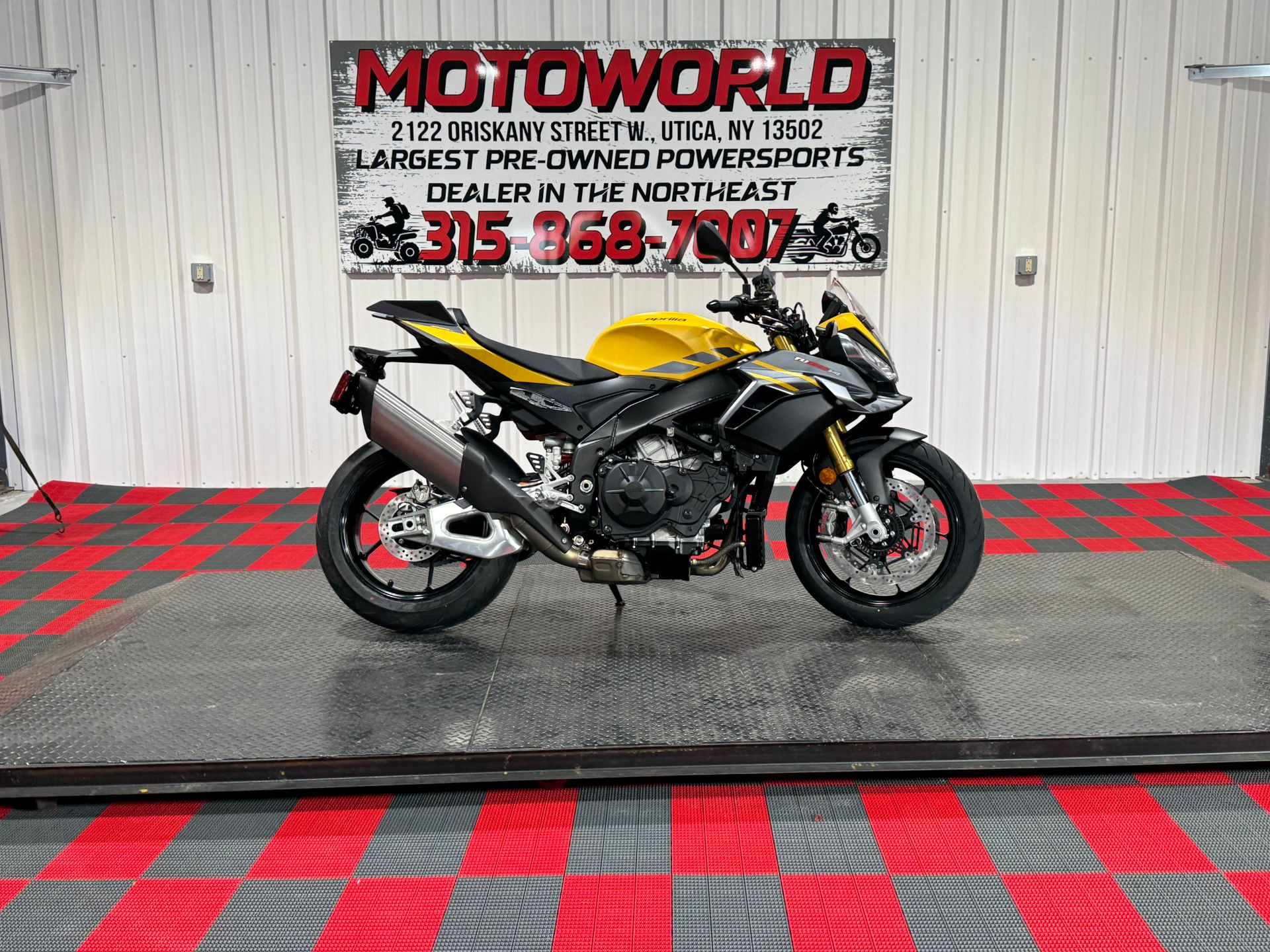 2027 Aprilia Tuono V4 1100 12