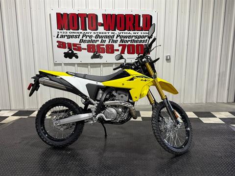 スズメ アルファ New 2025 Suzuki DR-Z4S Motorcycles in Utica, NY | Stock Number: 100289