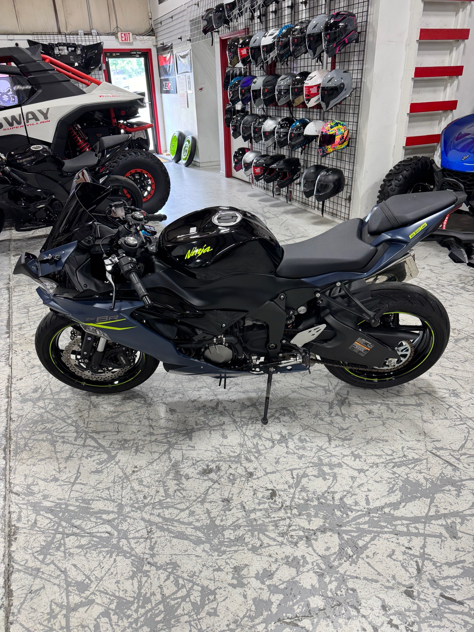 2023 Kawasaki Ninja ZX-6R 5