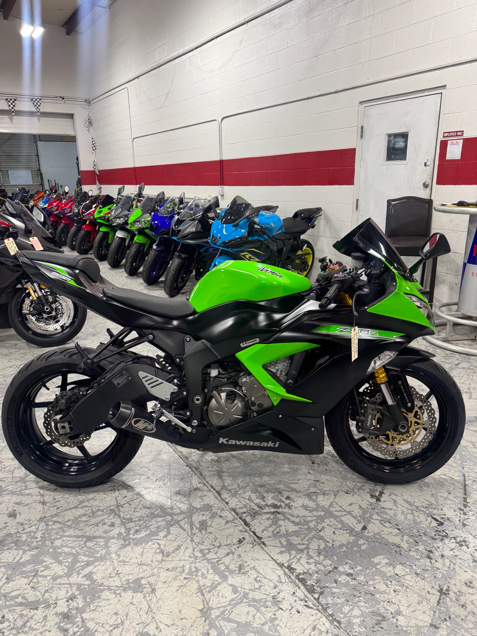 2014 Kawasaki Ninja® ZX-6R ABS 1
