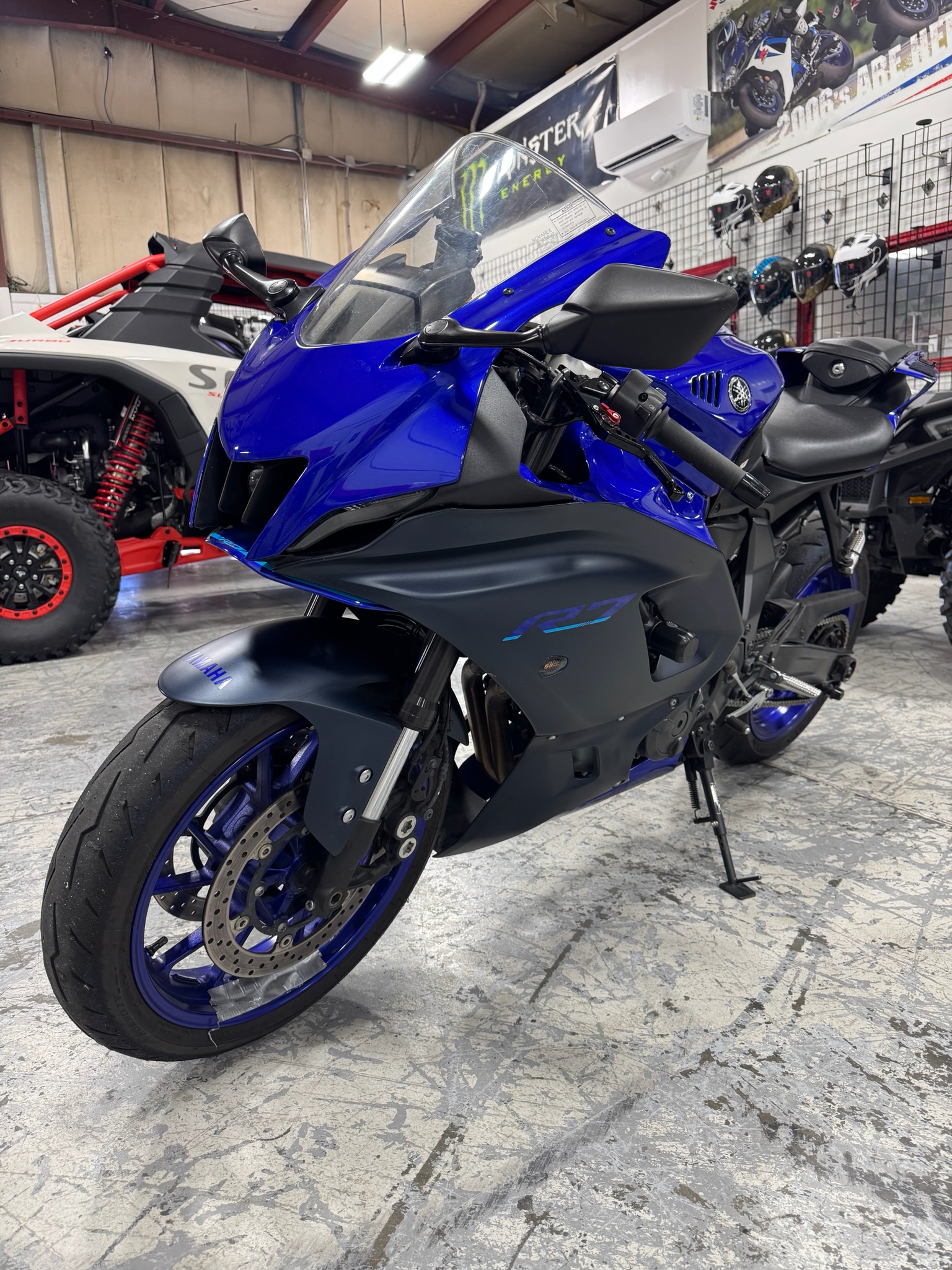2023 Yamaha YZF-R7 3