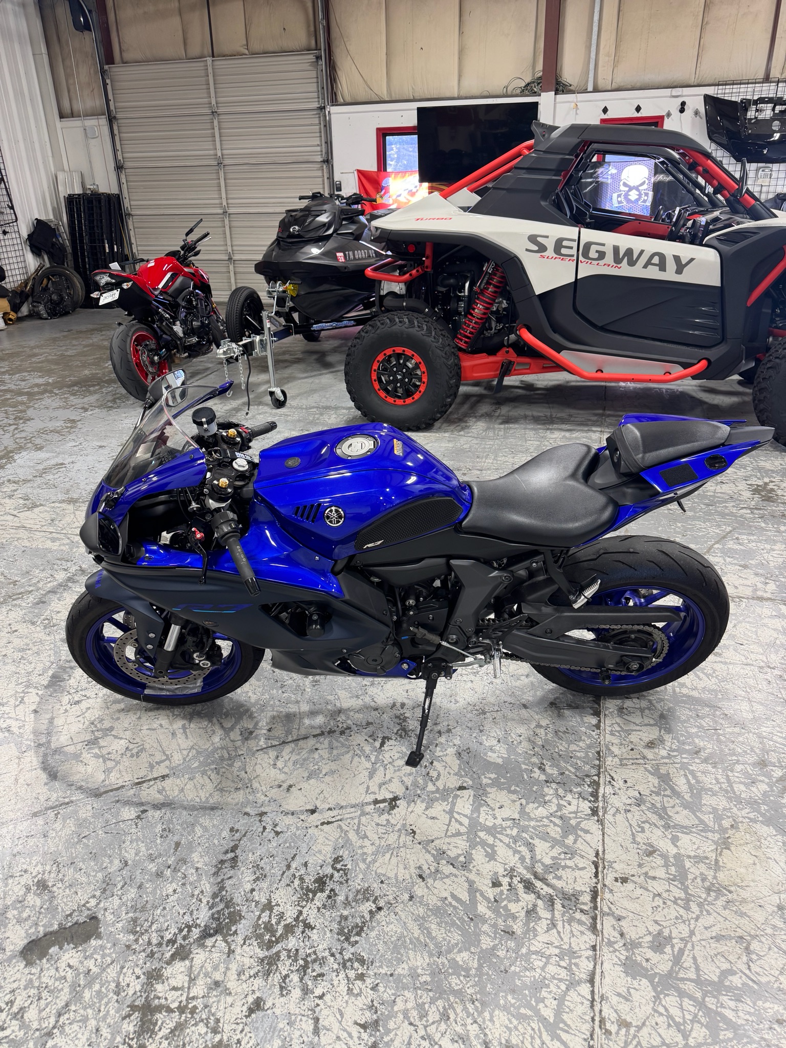 2023 Yamaha YZF-R7 4