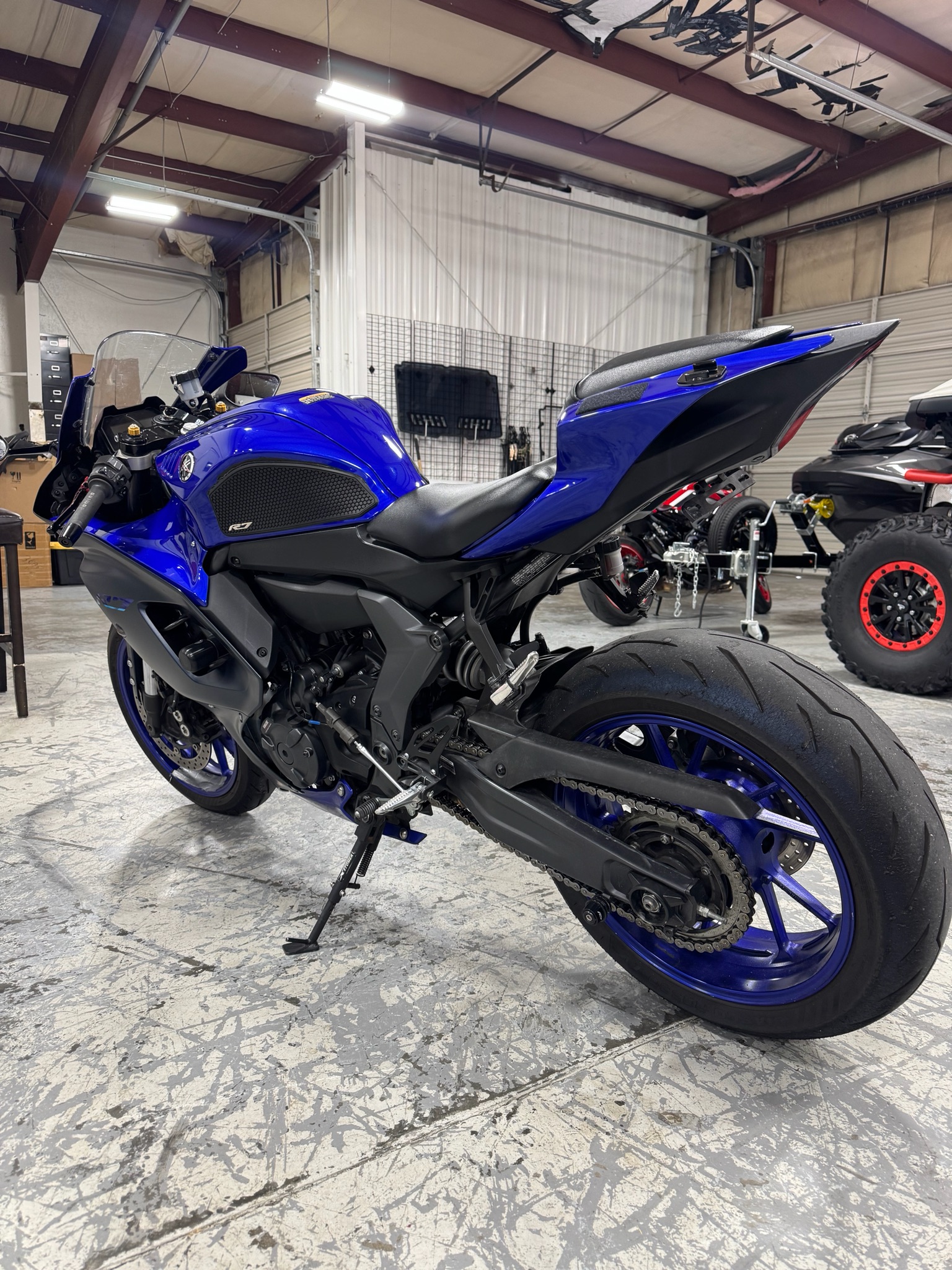 2023 Yamaha YZF-R7 5