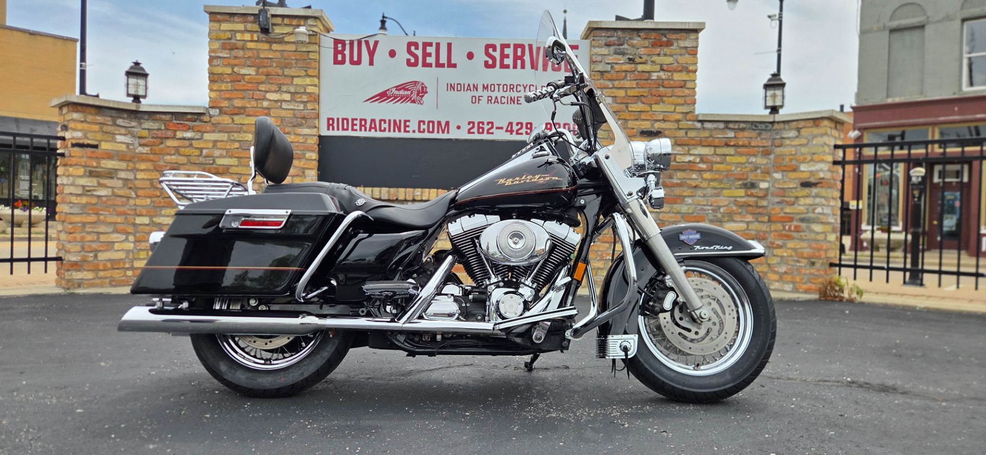 2001 Harley-Davidson FLHRCI Road King® Classic 1