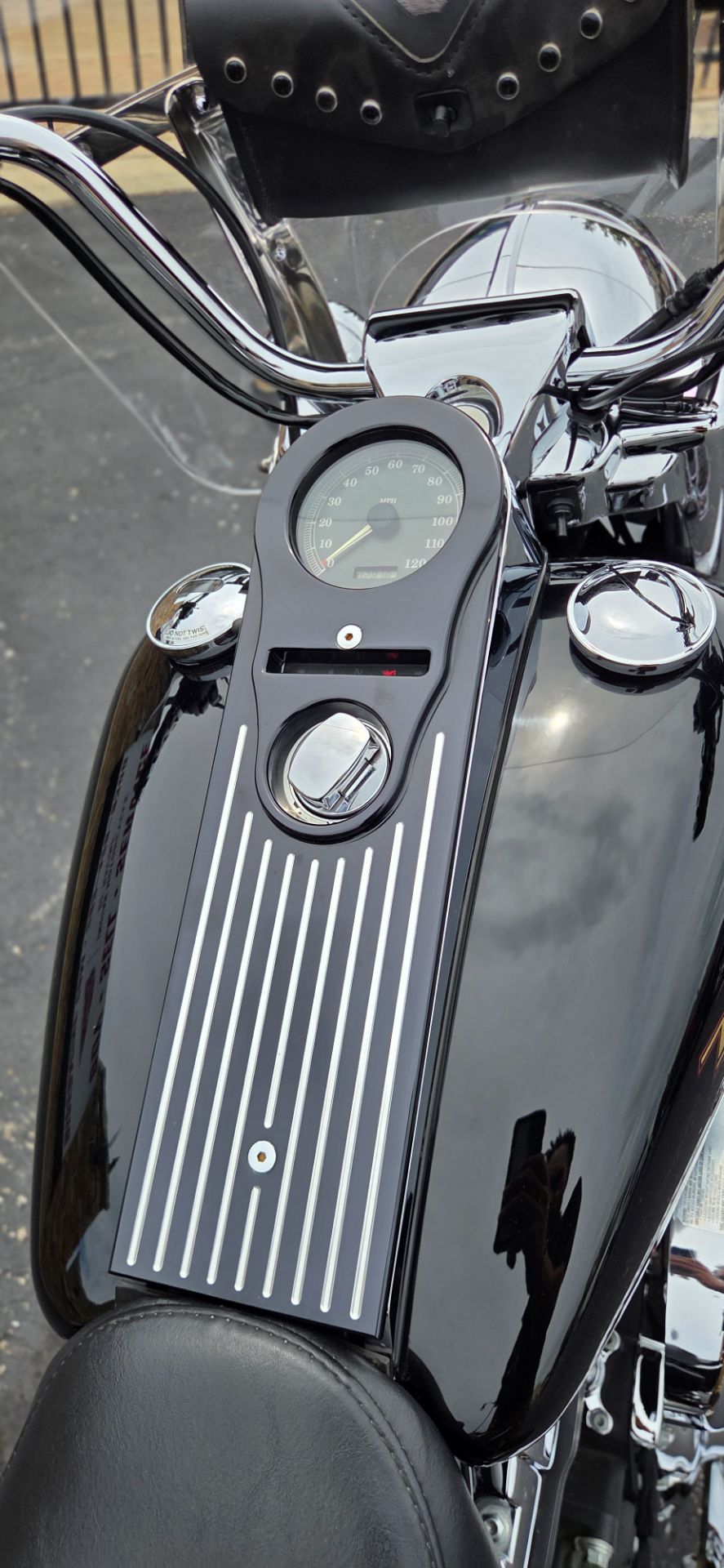 2001 Harley-Davidson FLHRCI Road King® Classic 12
