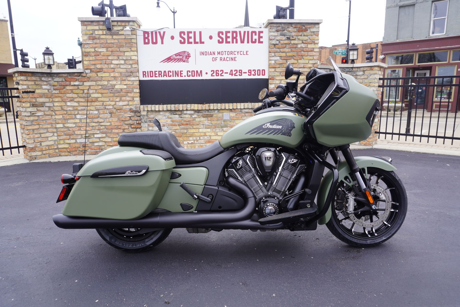 『HAKU LIN AR BLACK×BROWN』 New 2025 Indian Motorcycle Challenger® Dark Horse® 112 with