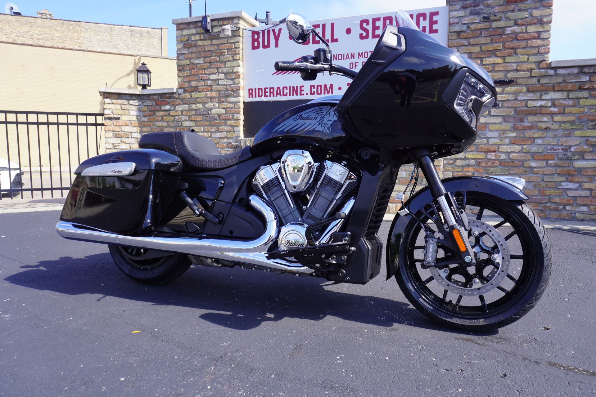 New 2025 Indian Motorcycle Challenger®, Racine WI | Specs, Price