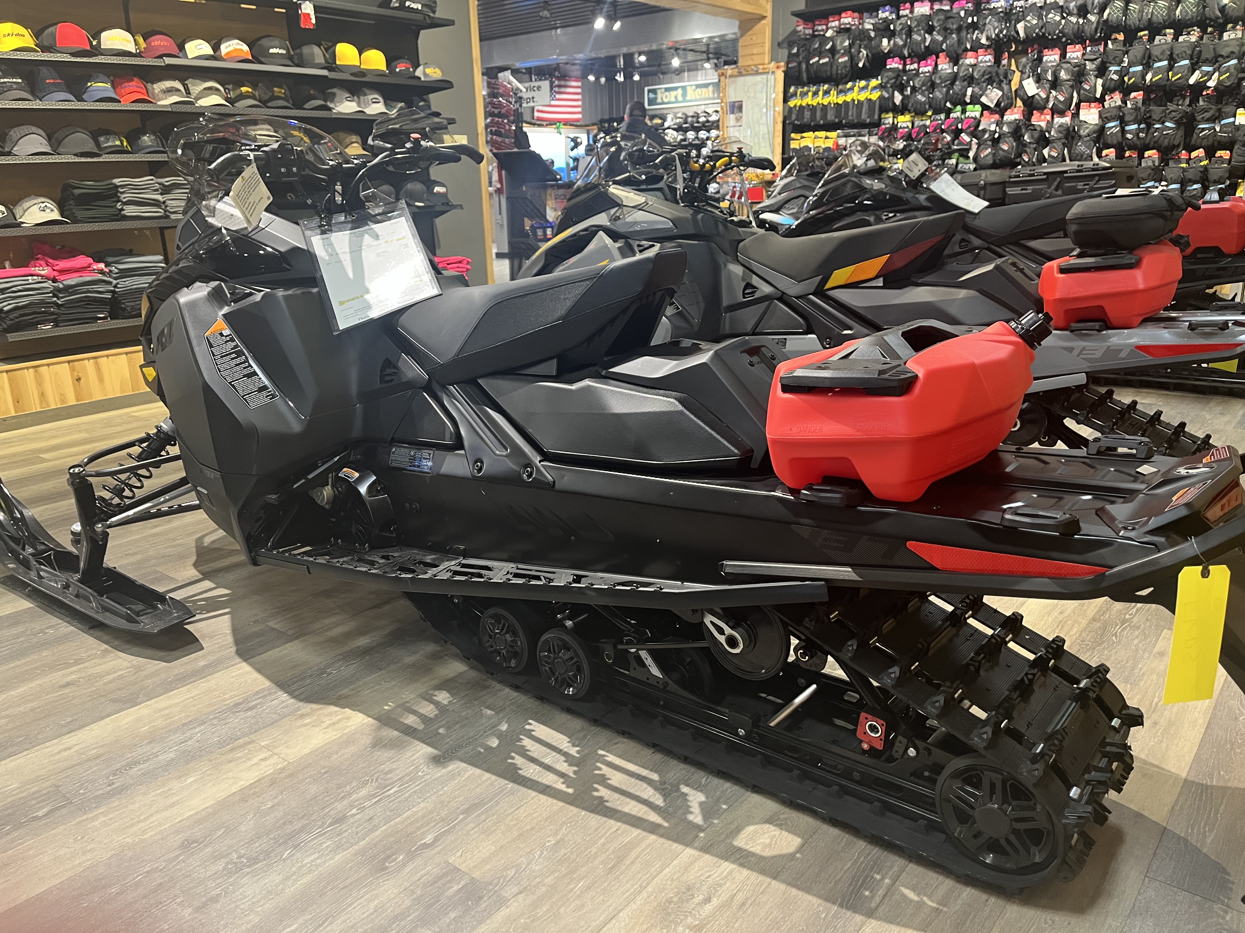 2026 Ski-Doo MXZ Adrenaline 137 600R E-TEC ES Ripsaw 1.25 in Fort Kent, Maine - Photo 3