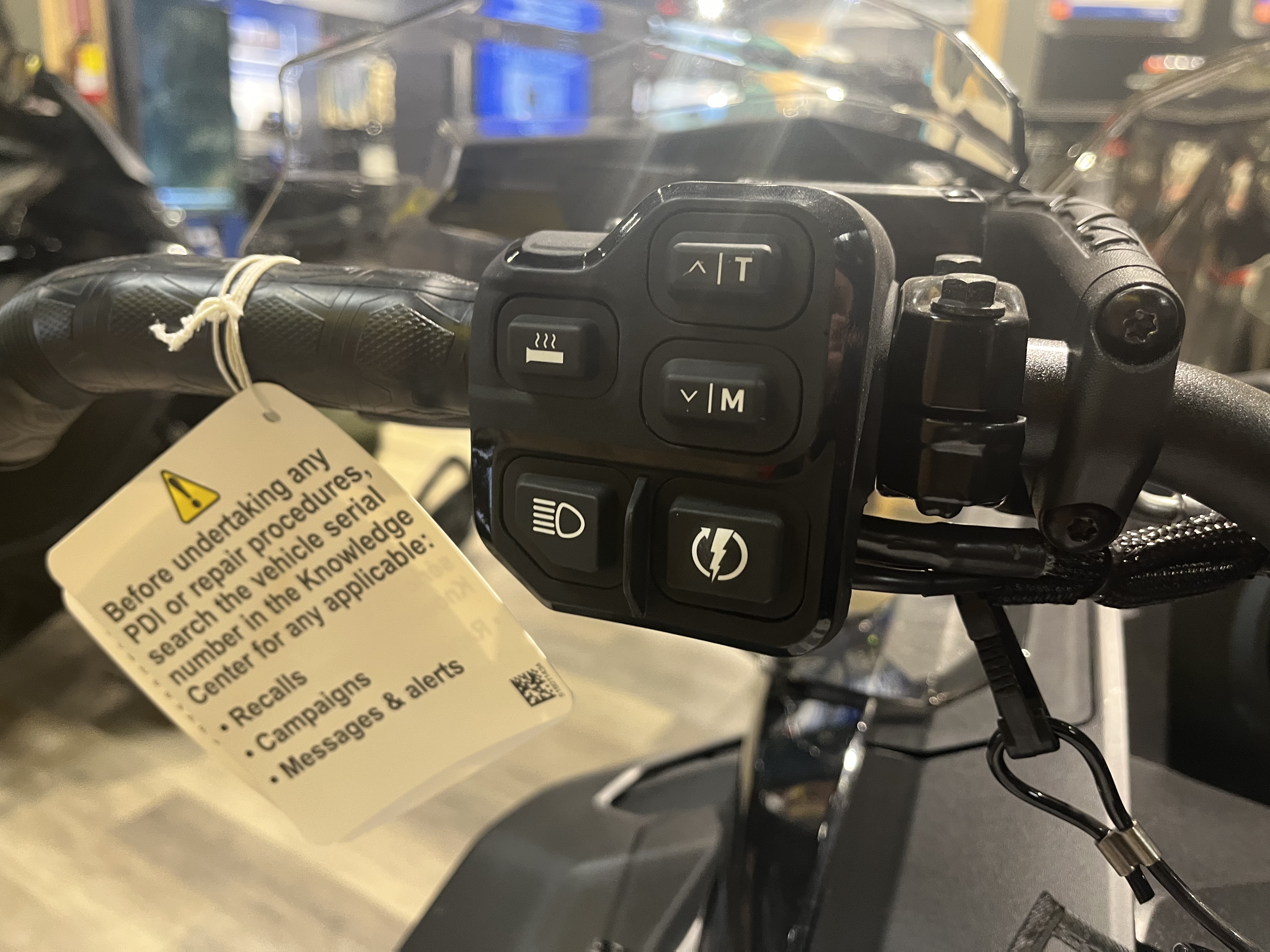 2026 Ski-Doo MXZ Adrenaline 137 600R E-TEC ES Ripsaw 1.25 in Fort Kent, Maine - Photo 7