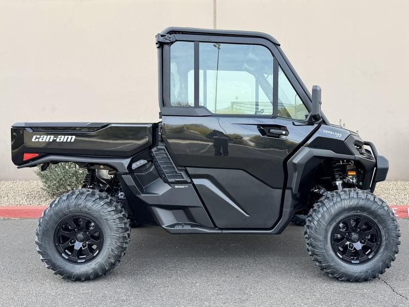 2026 Can-Am™ Defender XT CAB HD11 with 10.25 in. touchscreen di 2