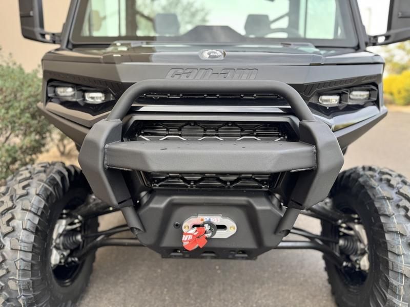 2026 Can-Am™ Defender XT CAB HD11 with 10.25 in. touchscreen di 5