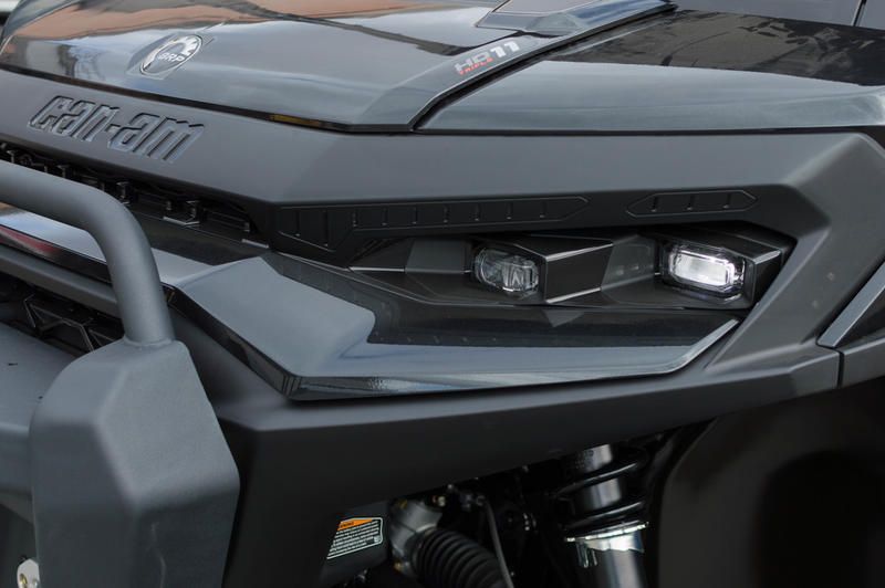 2026 Can-Am™ Defender XT CAB HD11 with 10.25 in. touchscreen di 6