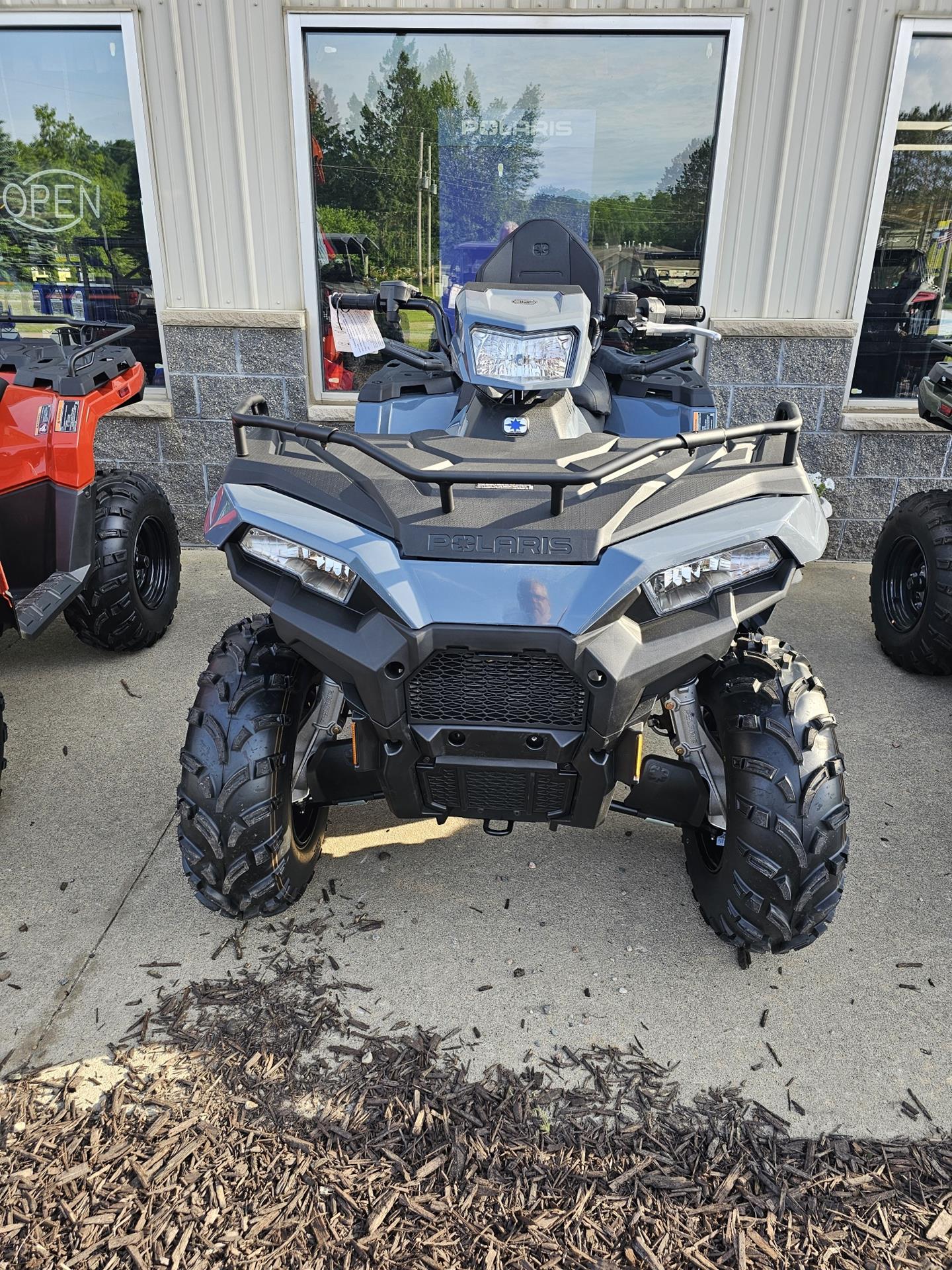 2025 Polaris Sportsman Touring 570 EPS in Lakewood, Wisconsin - Photo 2