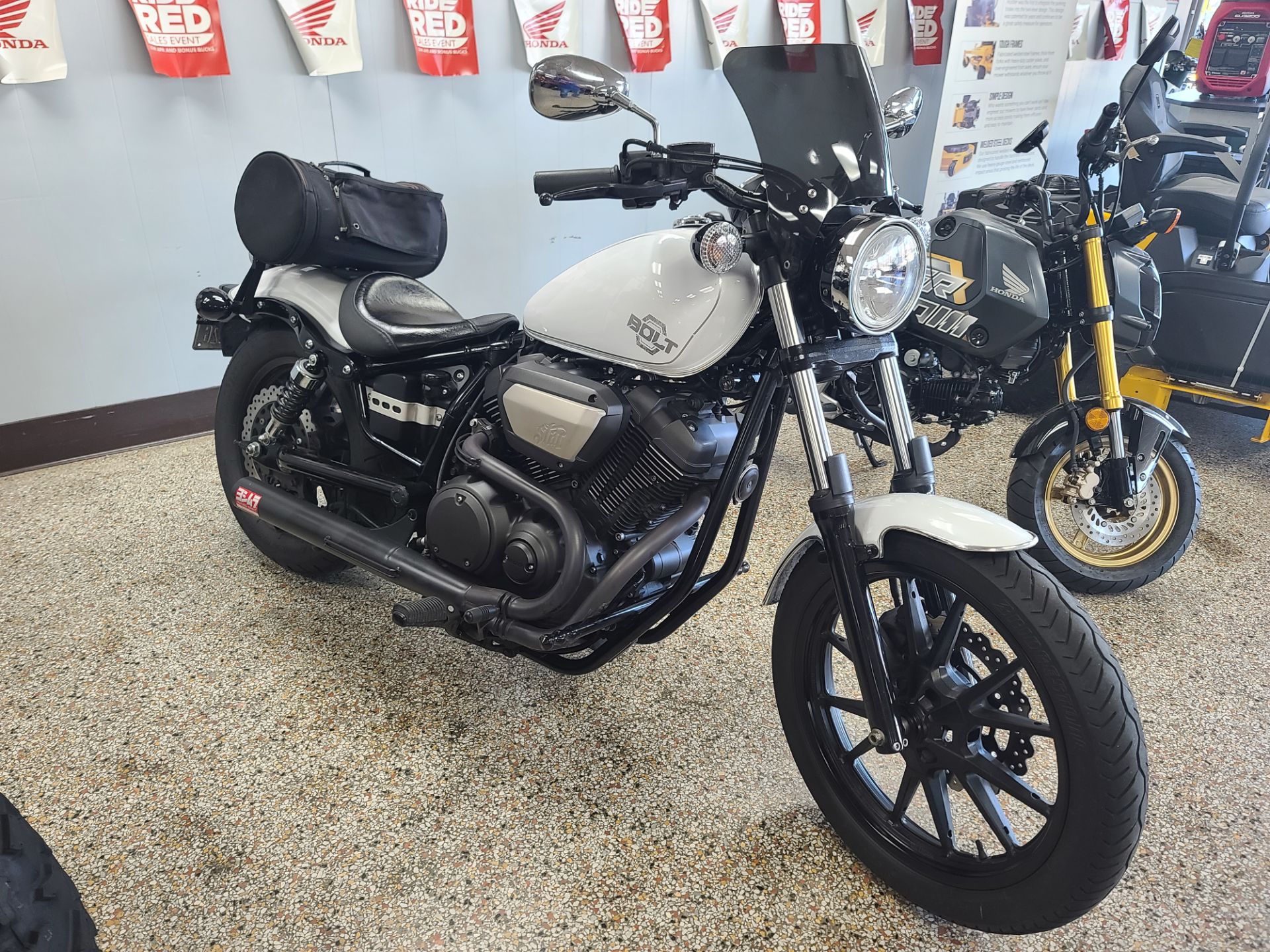 2014 Yamaha Bolt 1