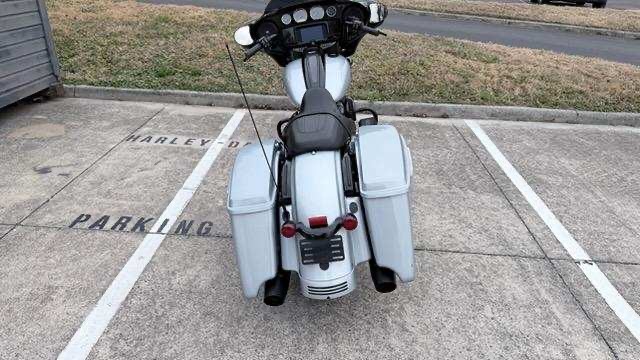 2023 Harley-Davidson Street Glide Special 3