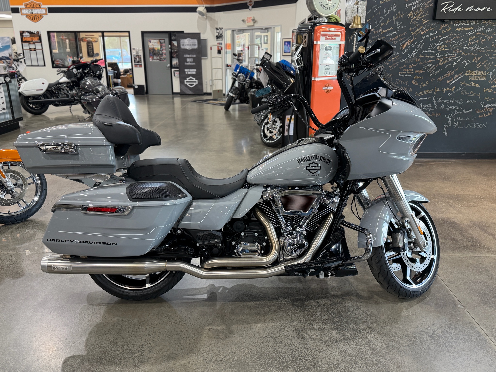 2024 Harley-Davidson Road Glide® 1