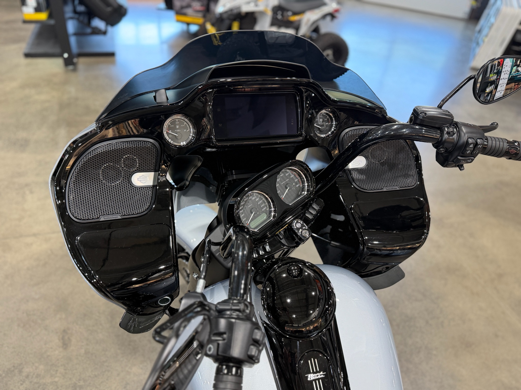 2024 Harley-Davidson Road Glide® 3 9
