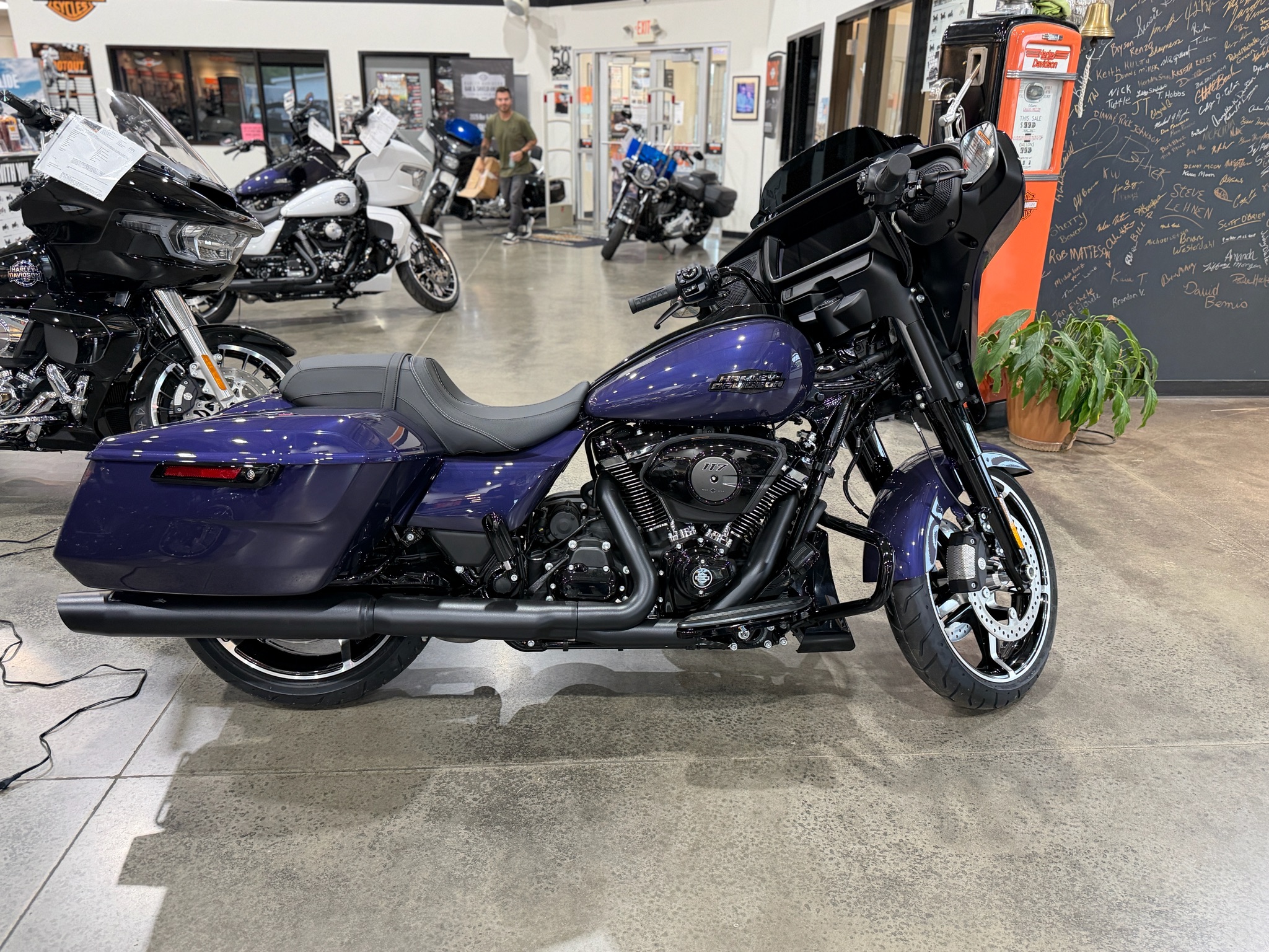 2026 Harley-Davidson Street Glide® 1