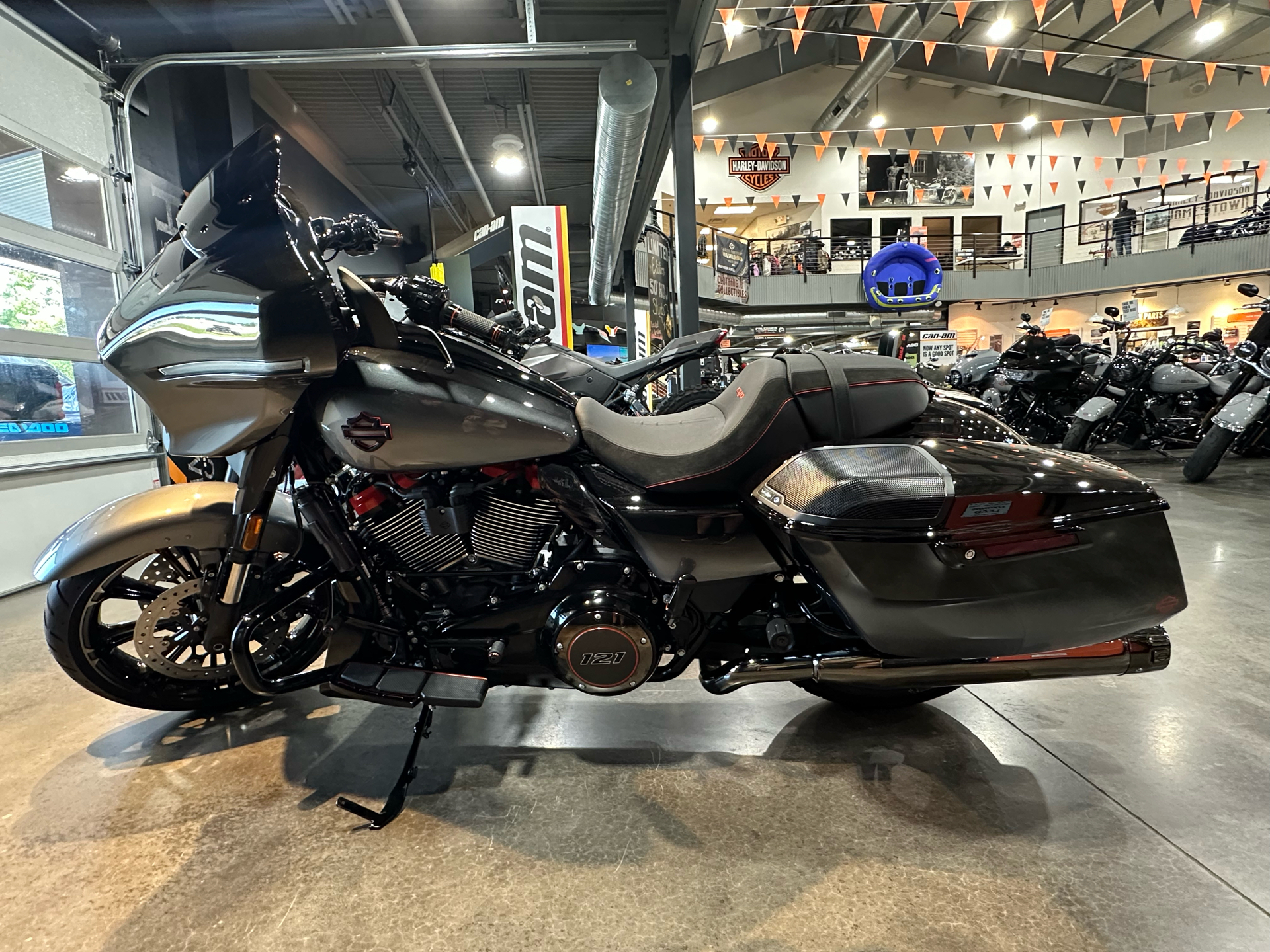 New 2025 Harley-Davidson CVO™ Street Glide® Motorcycle Specs