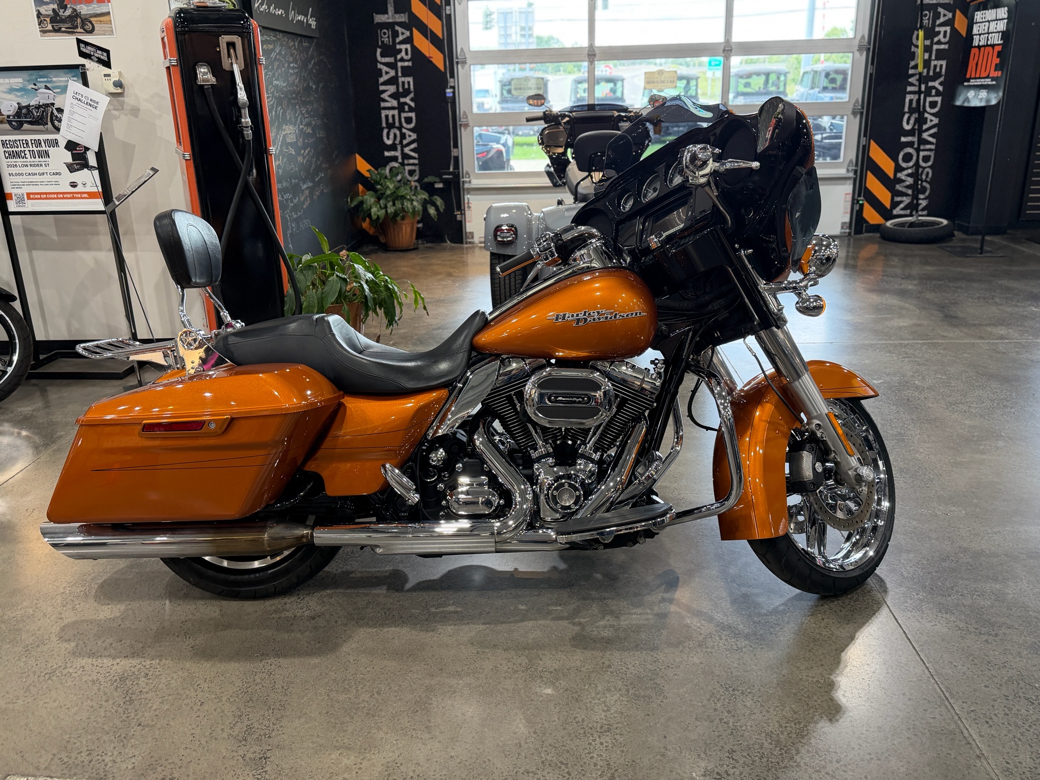 2015 Harley-Davidson Street Glide® Special 1
