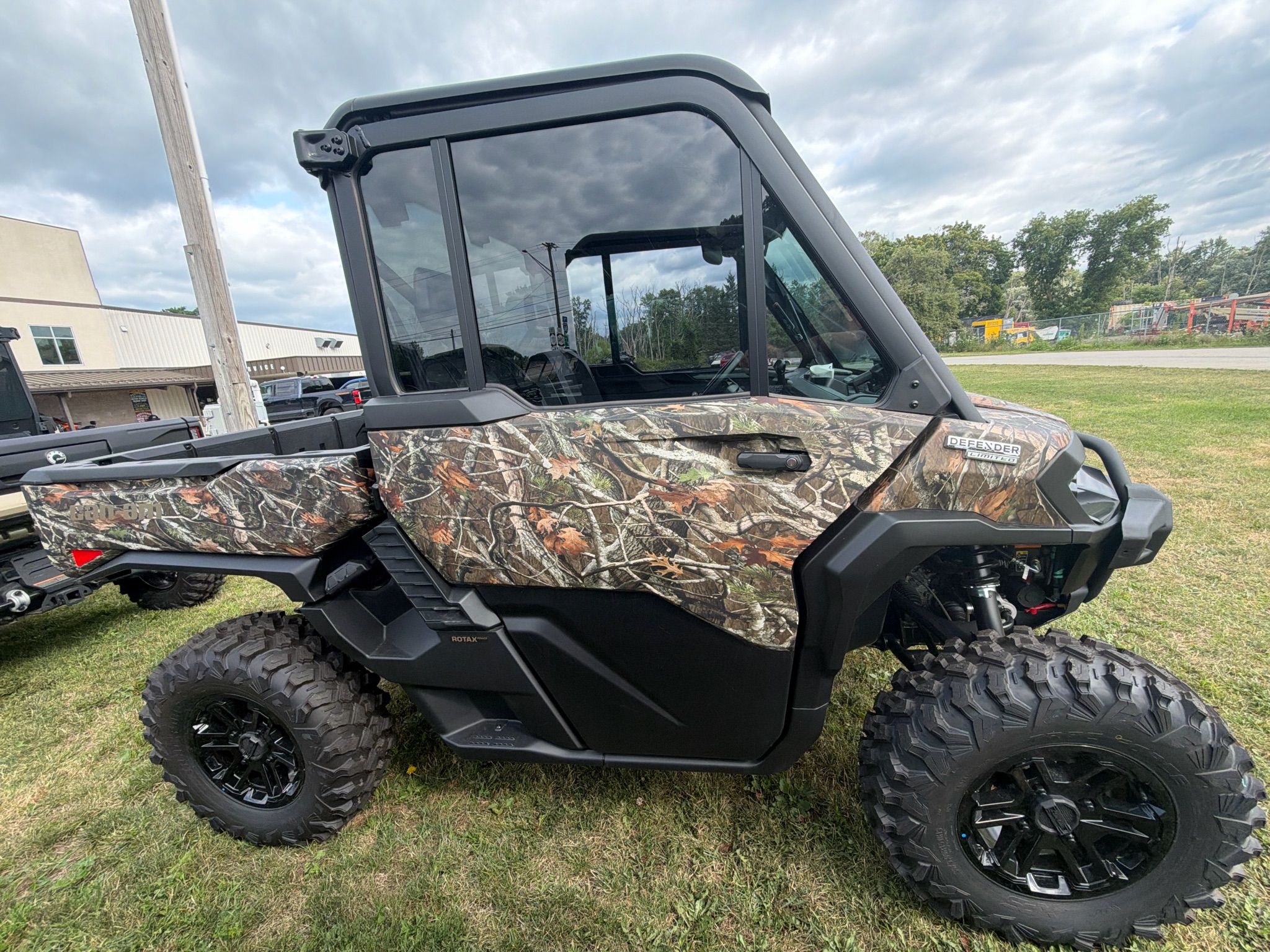 2026 Can-Am™ Defender Limited HD11 5