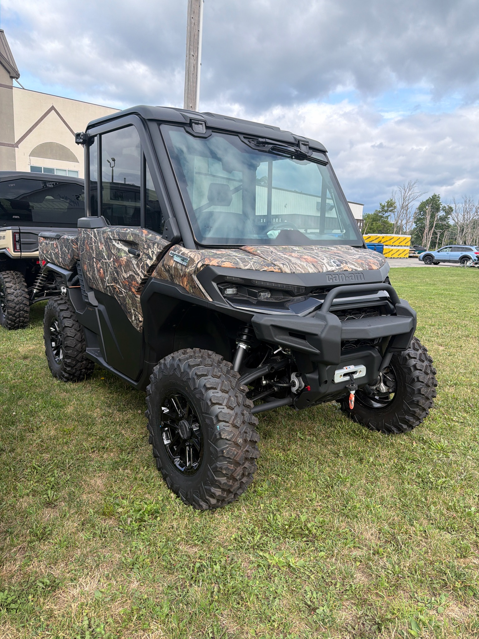 2026 Can-Am™ Defender Limited HD11 6
