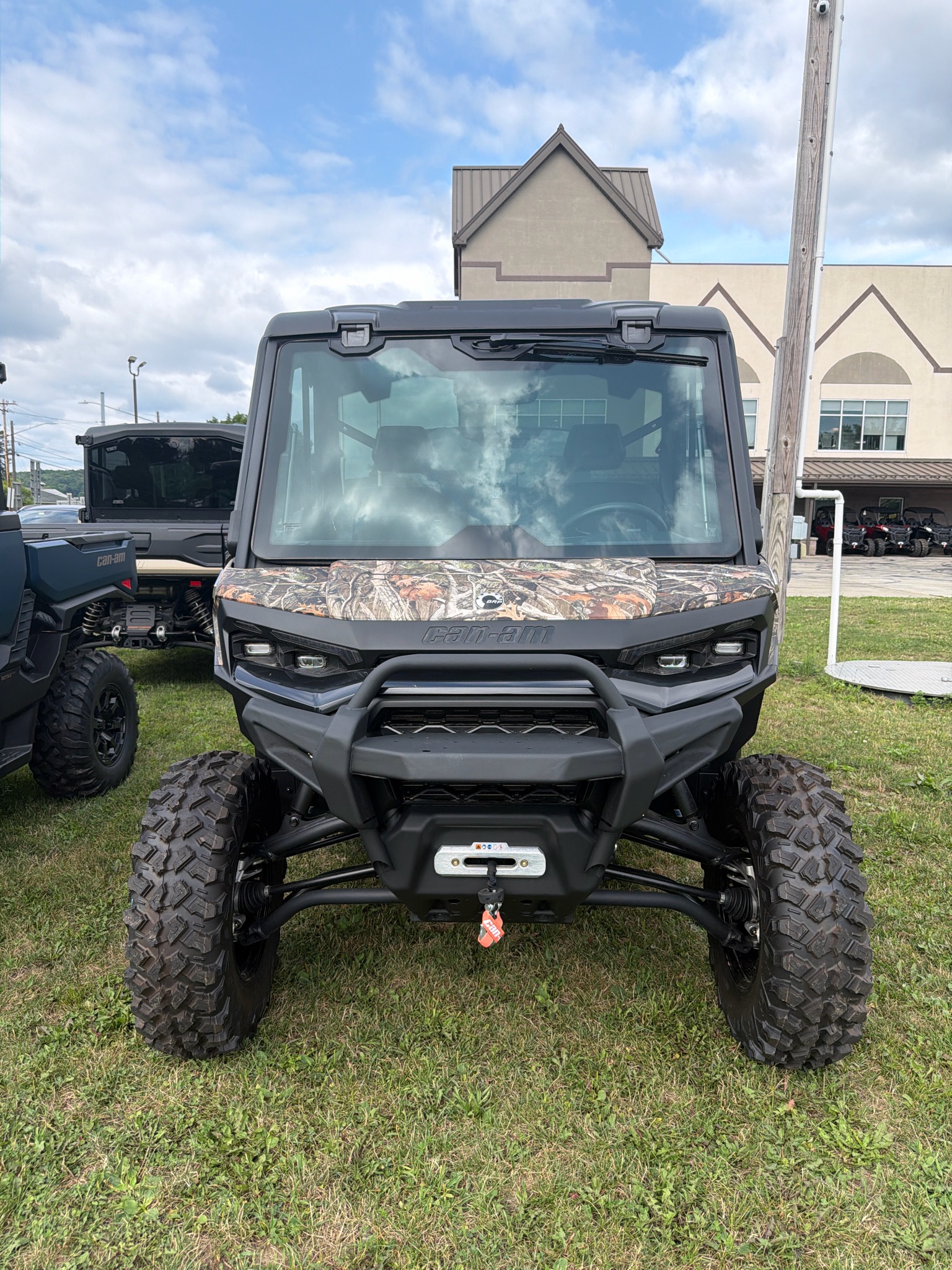 2026 Can-Am™ Defender Limited HD11 7