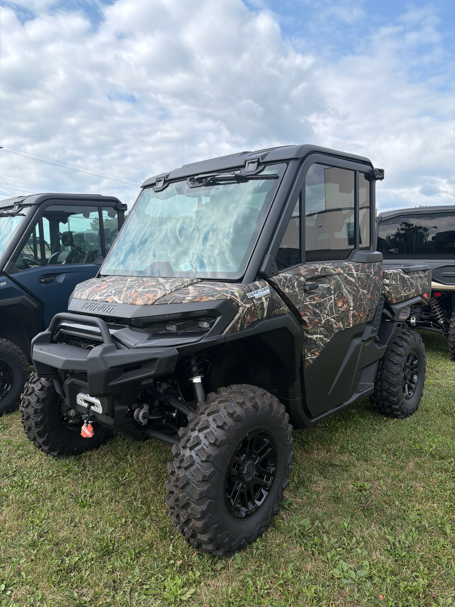 2026 Can-Am™ Defender Limited HD11 8