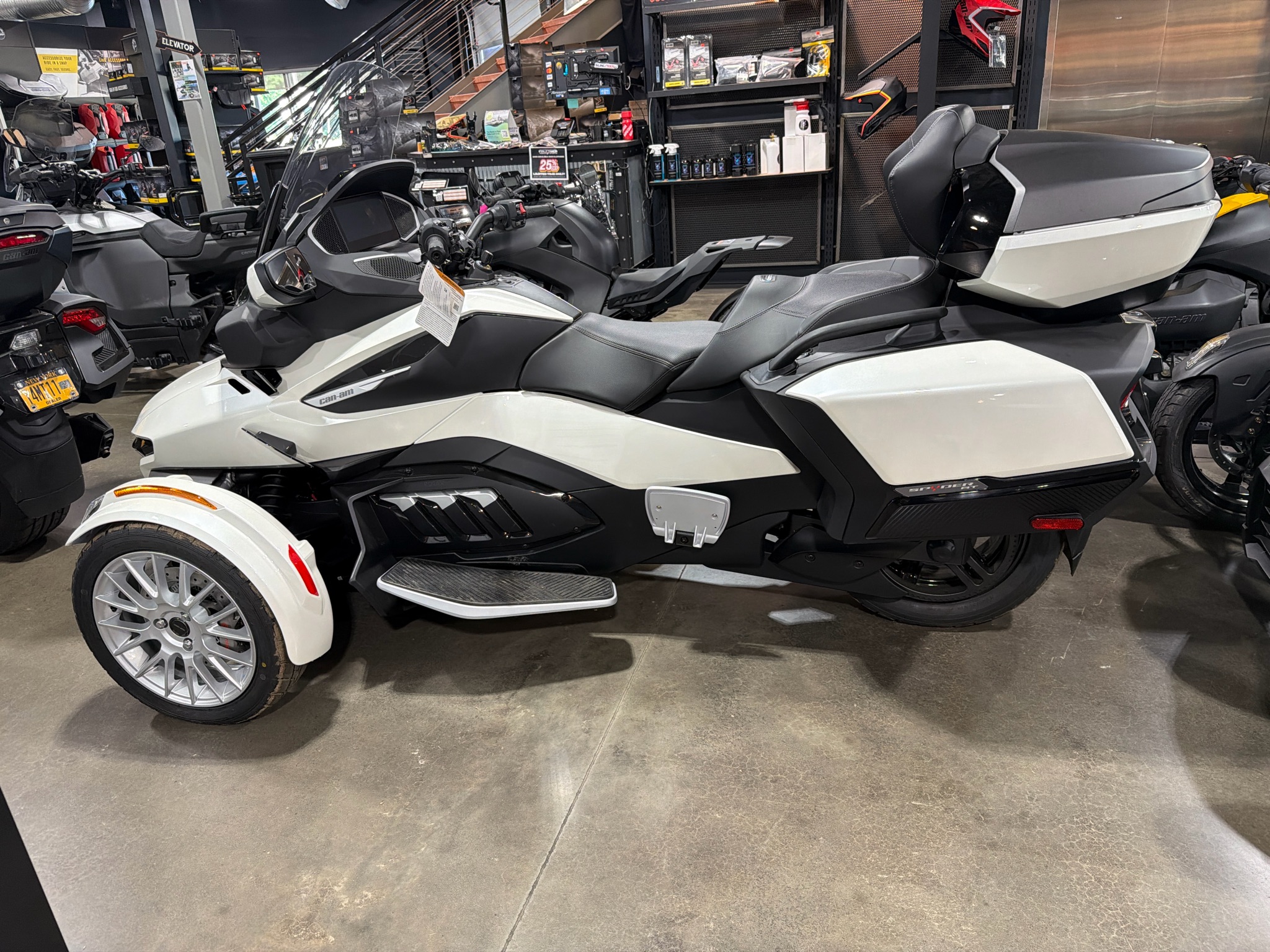 2026 Can-Am™ Spyder RT Limited 5