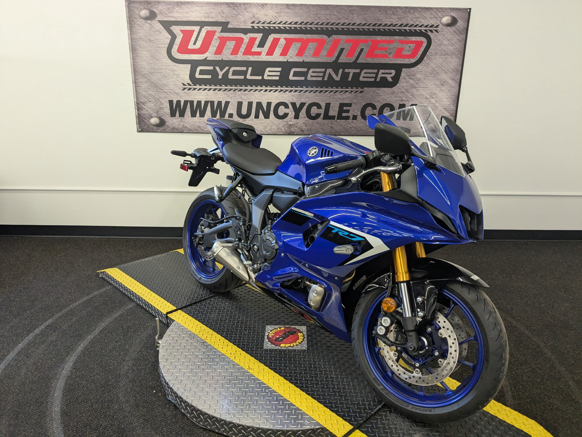 New 2025 Yamaha YZF-R7 | Motorcycles in Tyrone PA | 4950 Team