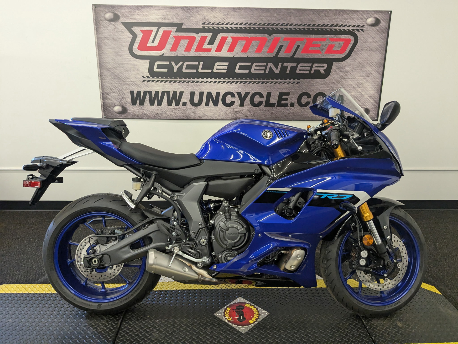 New 2025 Yamaha YZF-R7 | Motorcycles in Tyrone PA | 4950 Team