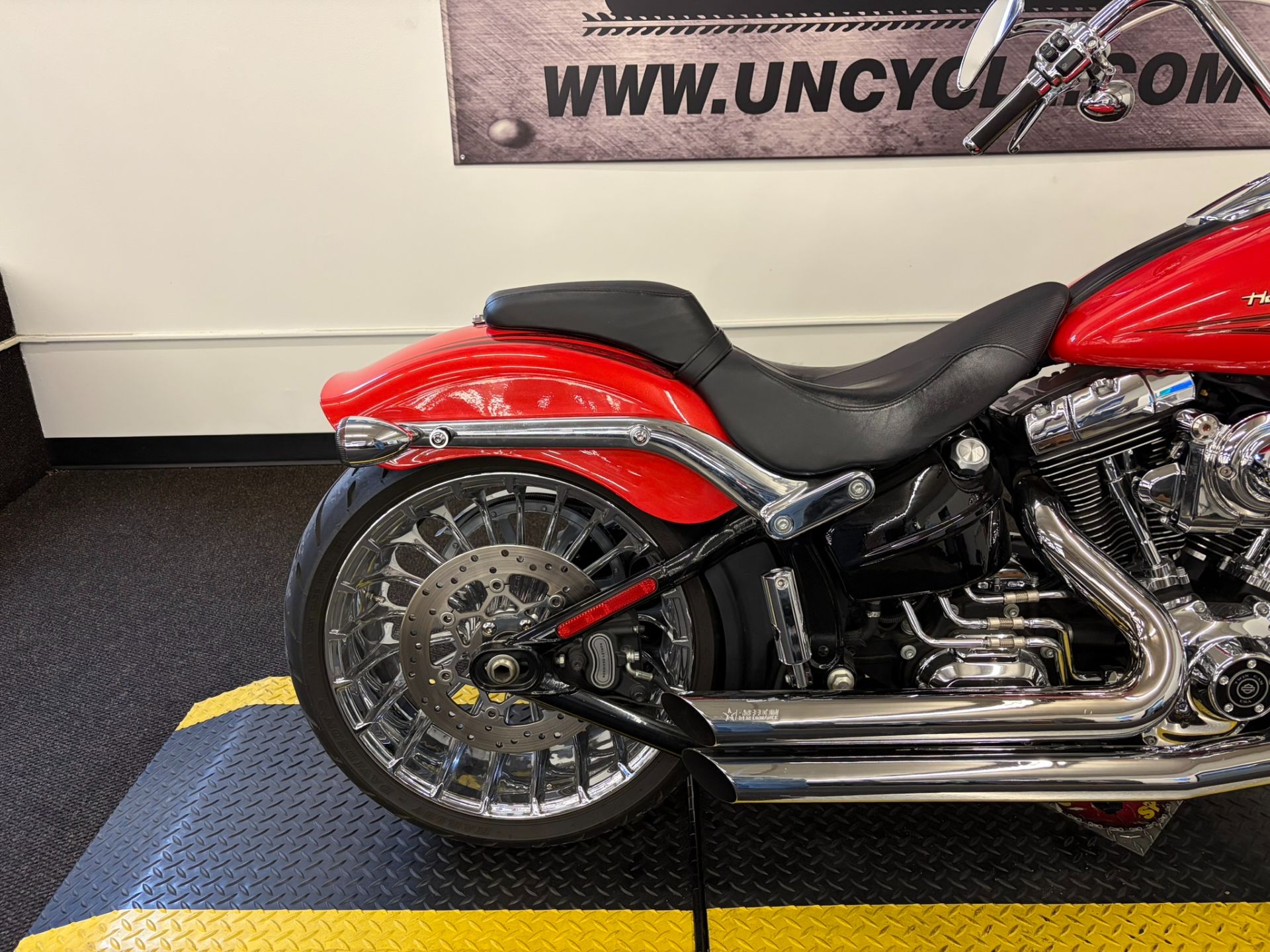2017 Harley-Davidson Breakout® 5