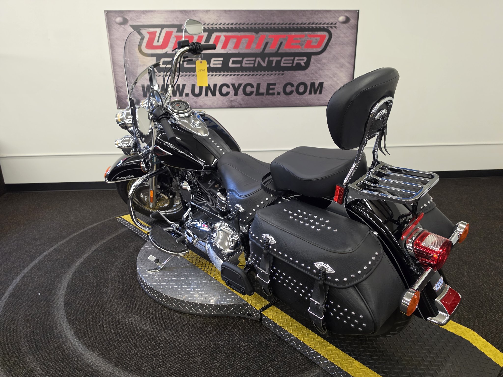 2014 Harley-Davidson Heritage Softail® Classic 11