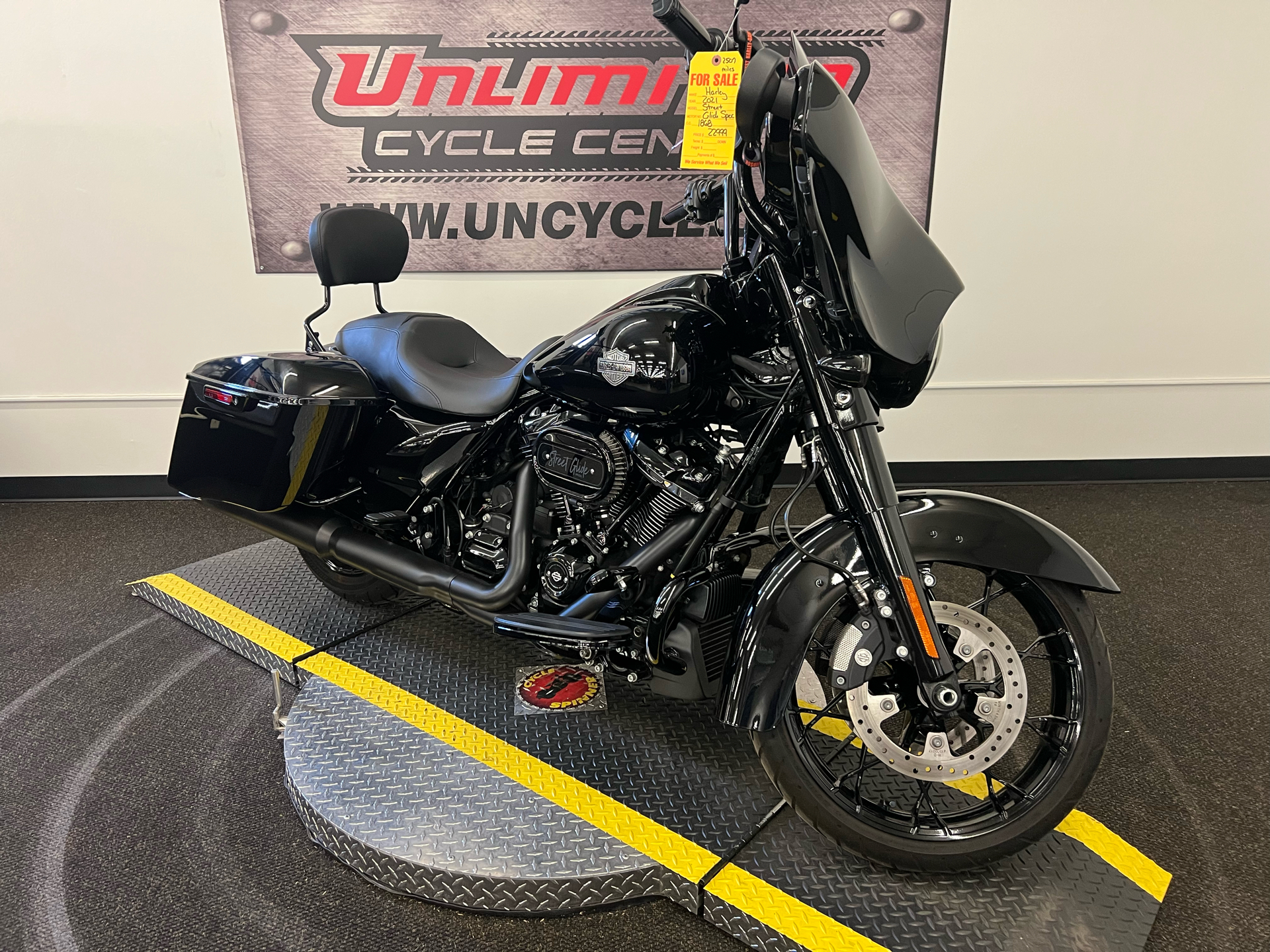 Street Glide New Harley Davidson Bike 2021 Used 2021 Harley - Main Image