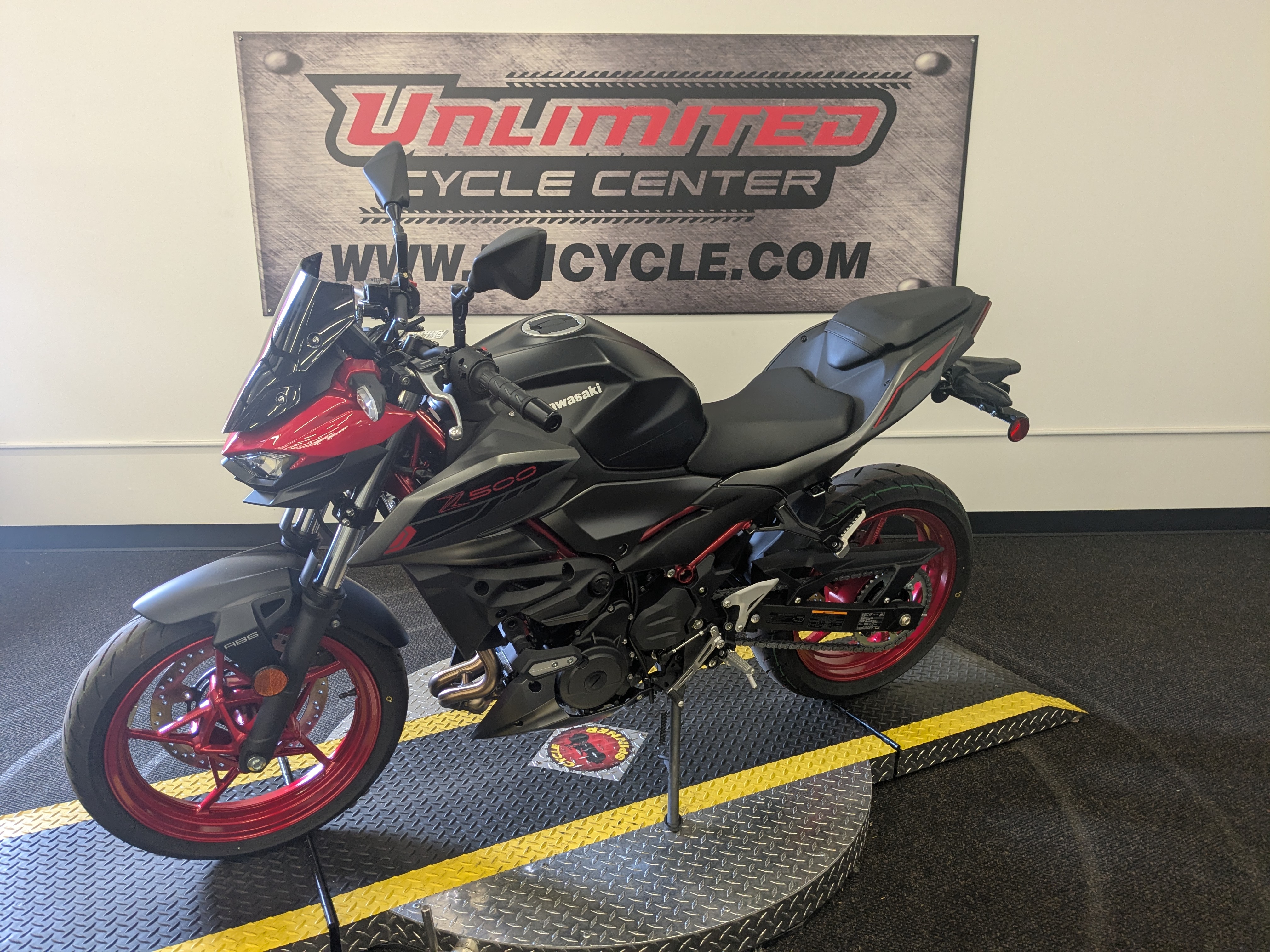 New 2025 Kawasaki Z500 SE ABS | Motorcycles in Tyrone PA | 3254