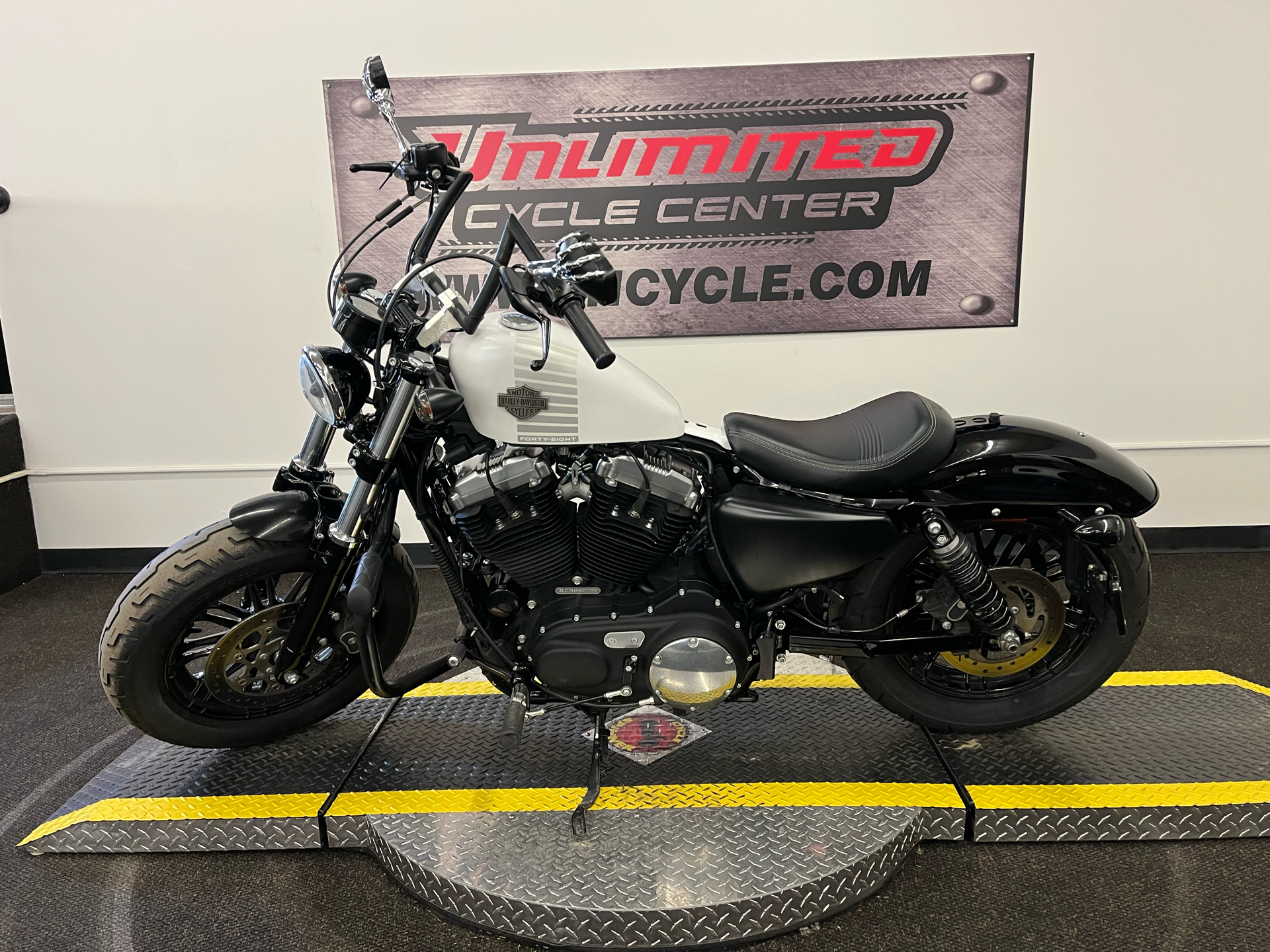 ヤッコカウル Harley-Davidson Used 2017 Harley-Davidson Forty-Eight® | Motorcycles in Tyrone PA