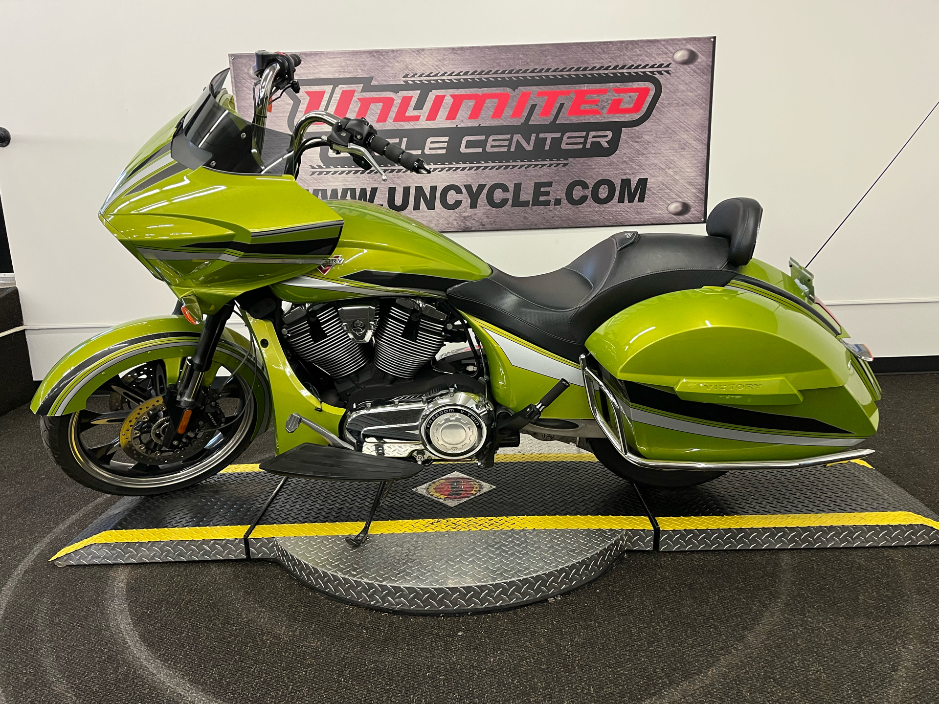 Used 2015 Victory Magnum™ | Motorcycles in Tyrone PA | 036980