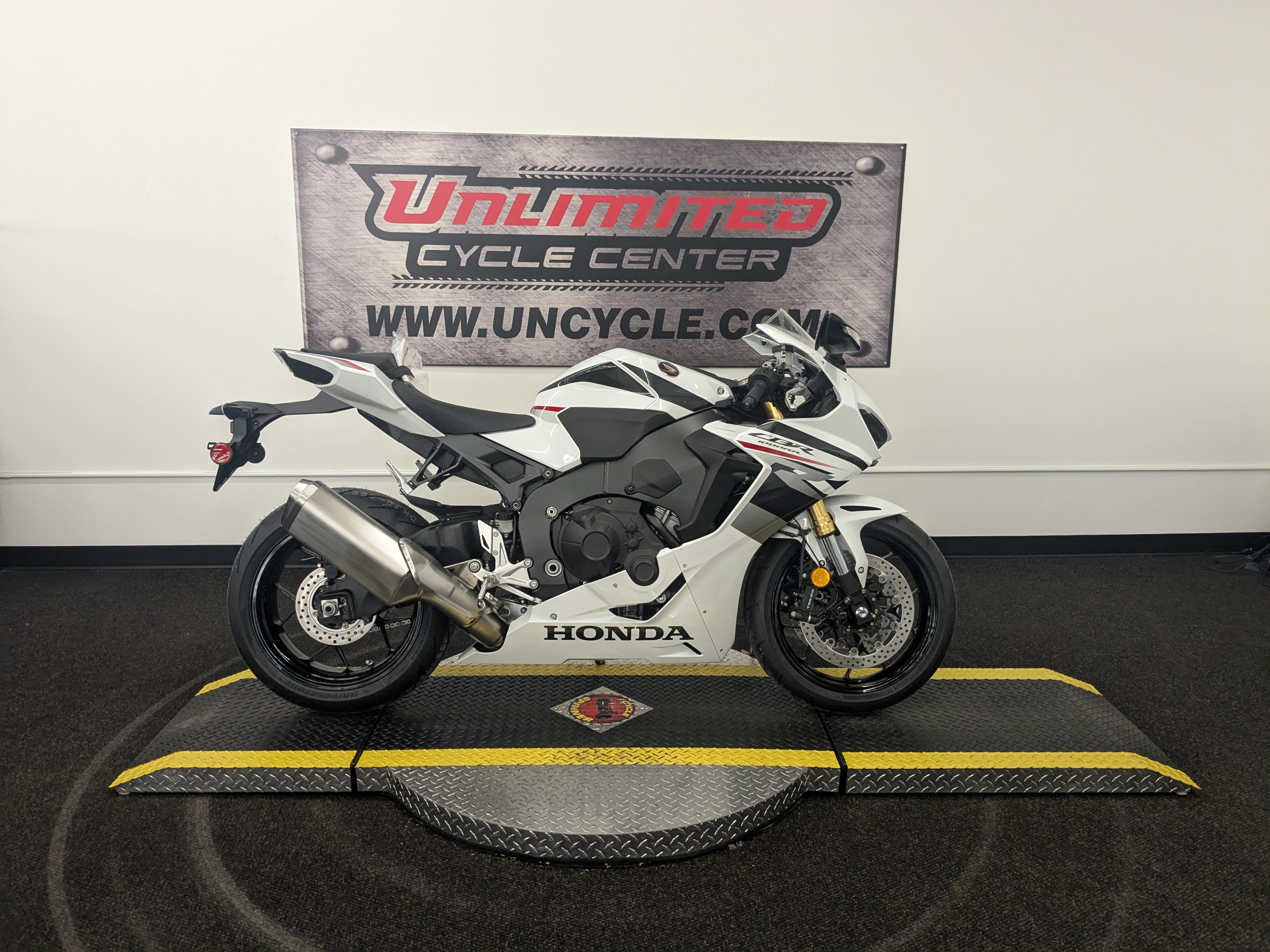 ホンダ　CBR1000RR-2型 New 2026 Honda CBR1000RR Motorcycles in Jamestown, NY | Stock