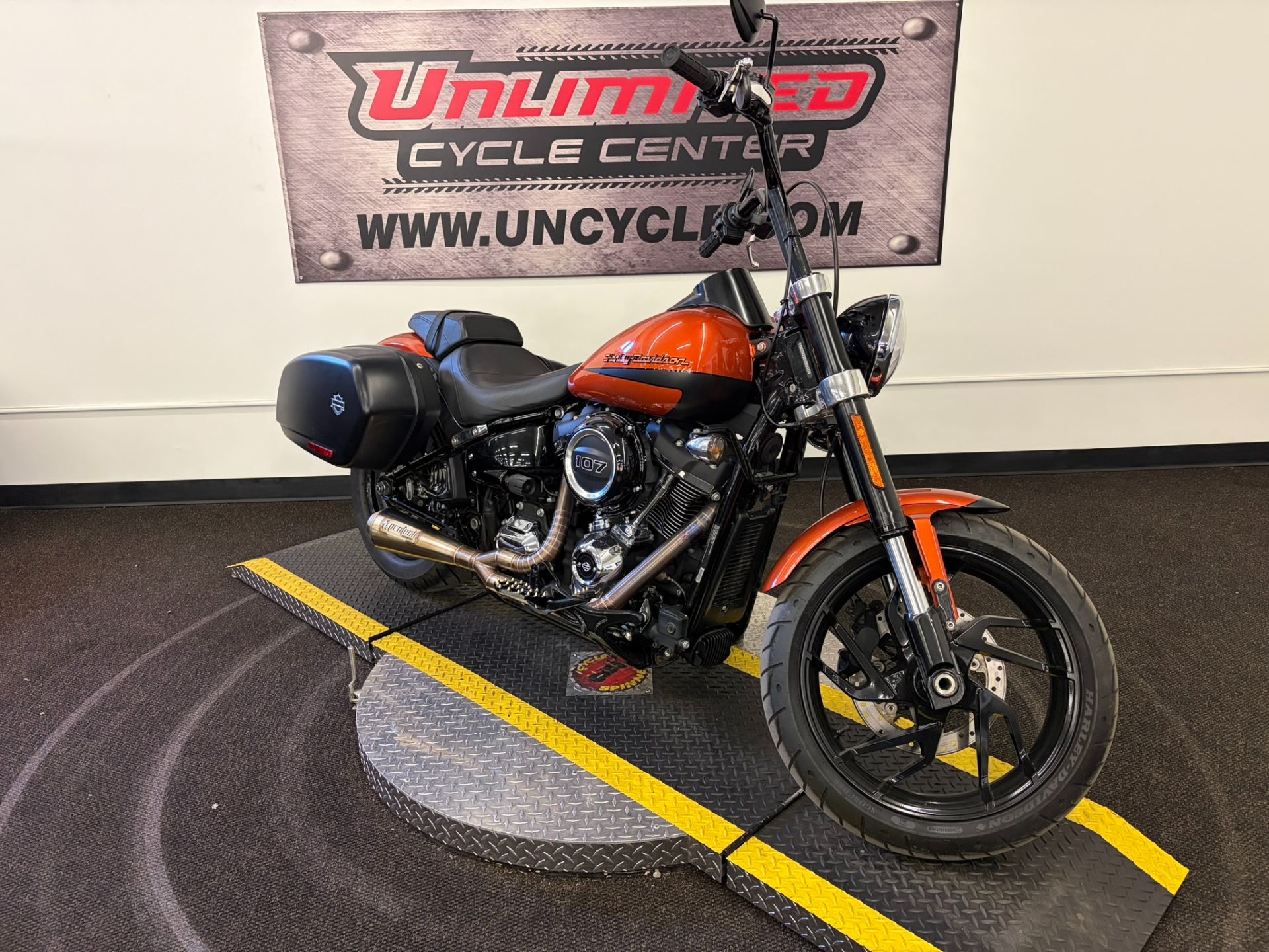 2019 Harley-Davidson Sport Glide® 1