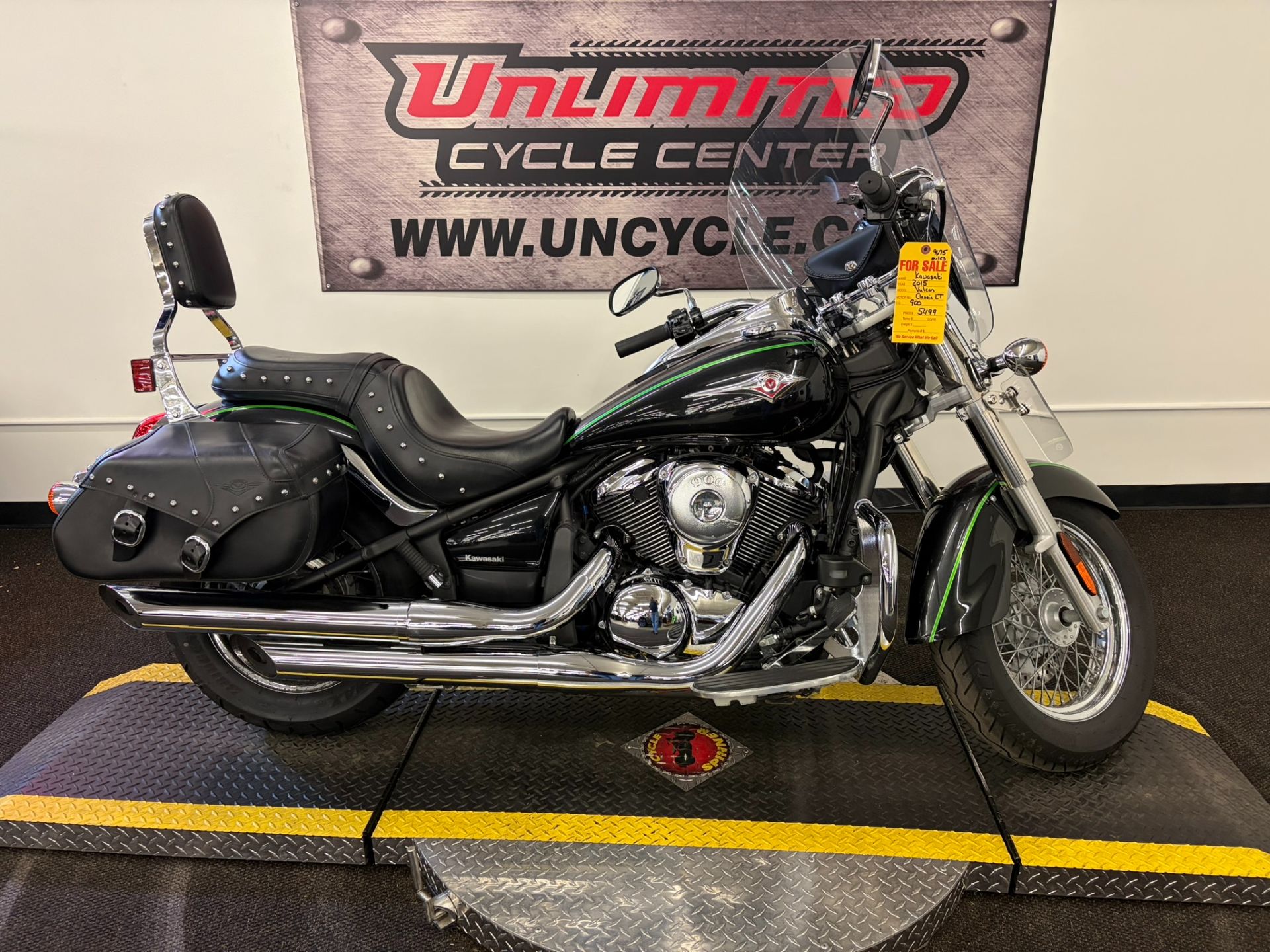 2015 Kawasaki Vulcan® 900 Classic LT 3