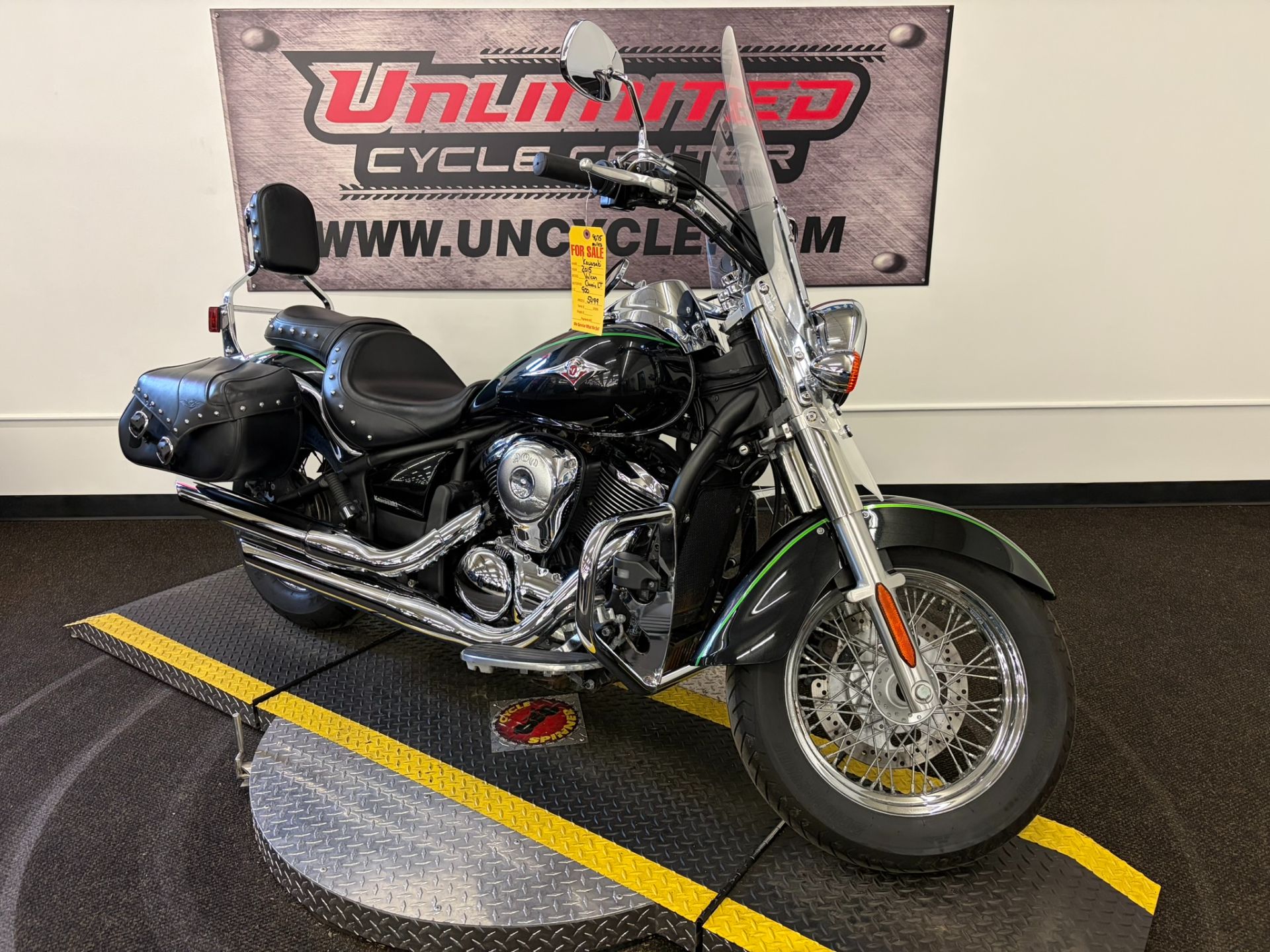 2015 Kawasaki Vulcan® 900 Classic LT 1