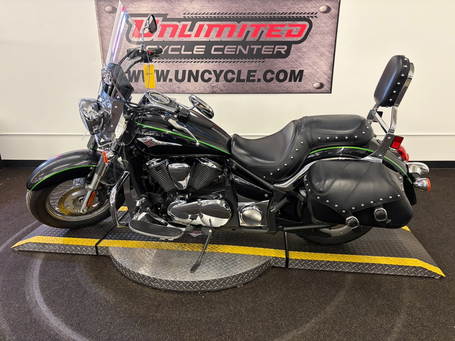 2015 Kawasaki Vulcan® 900 Classic LT 7