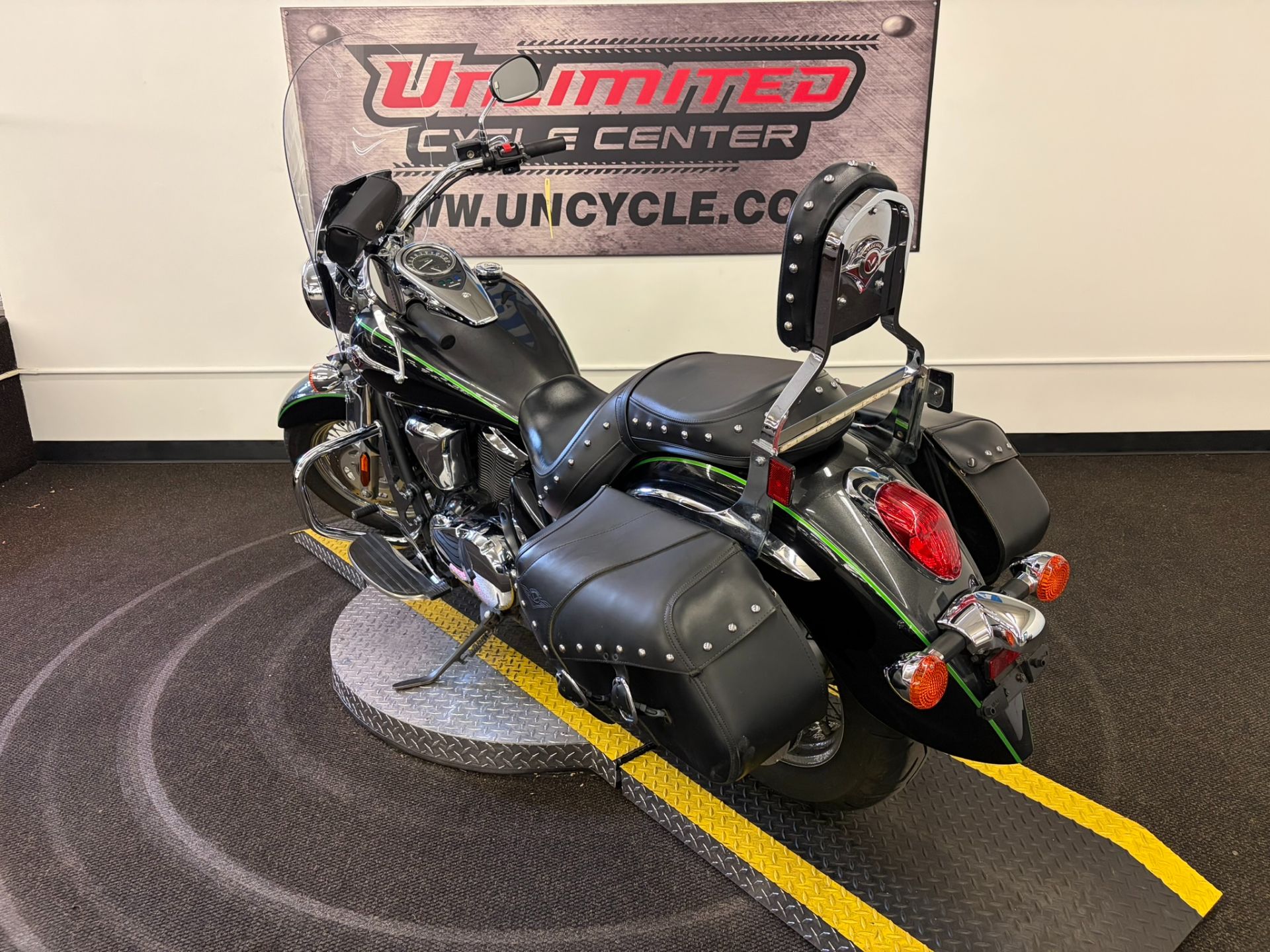 2015 Kawasaki Vulcan® 900 Classic LT 11